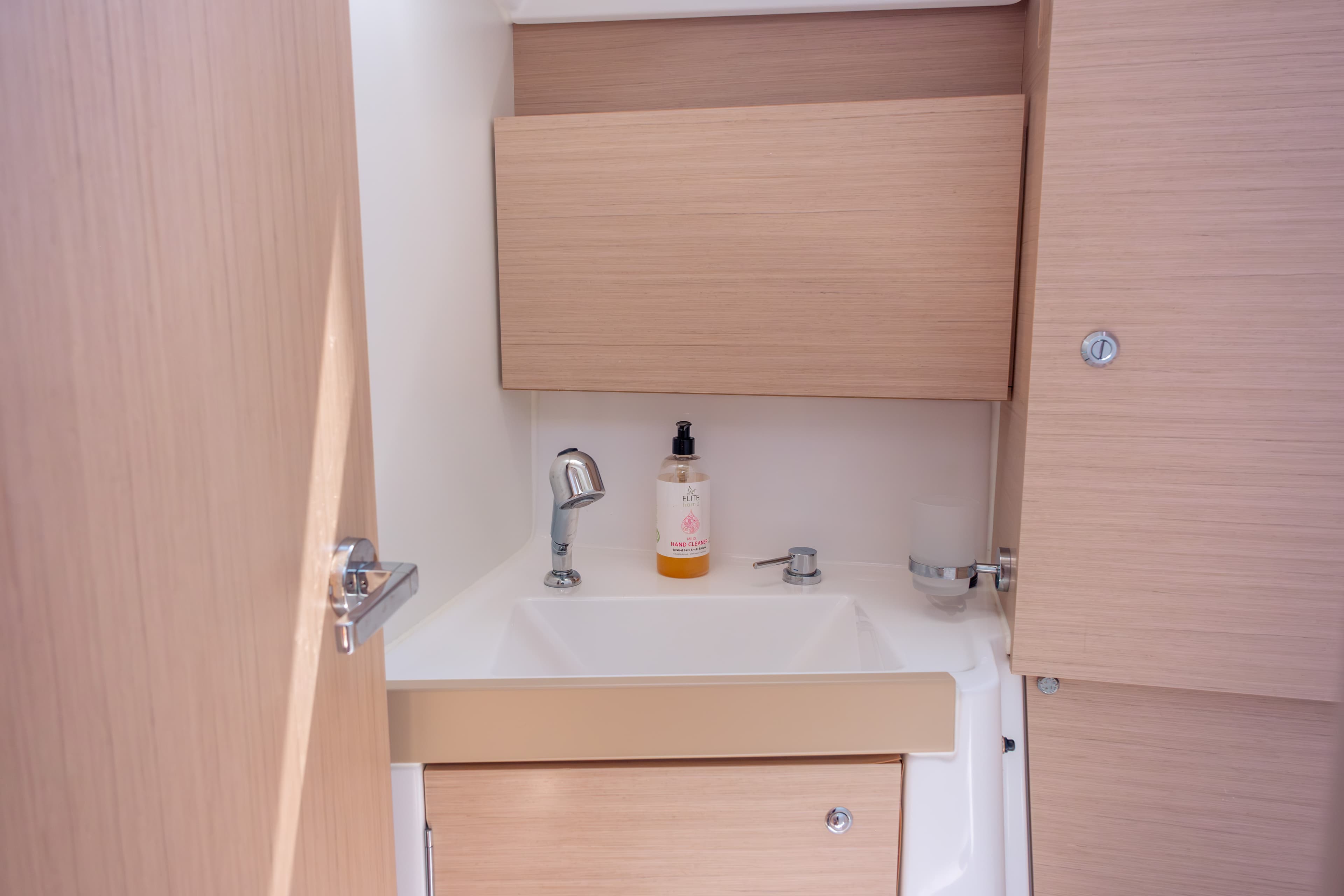 Oceanis 38.1 - photo 20