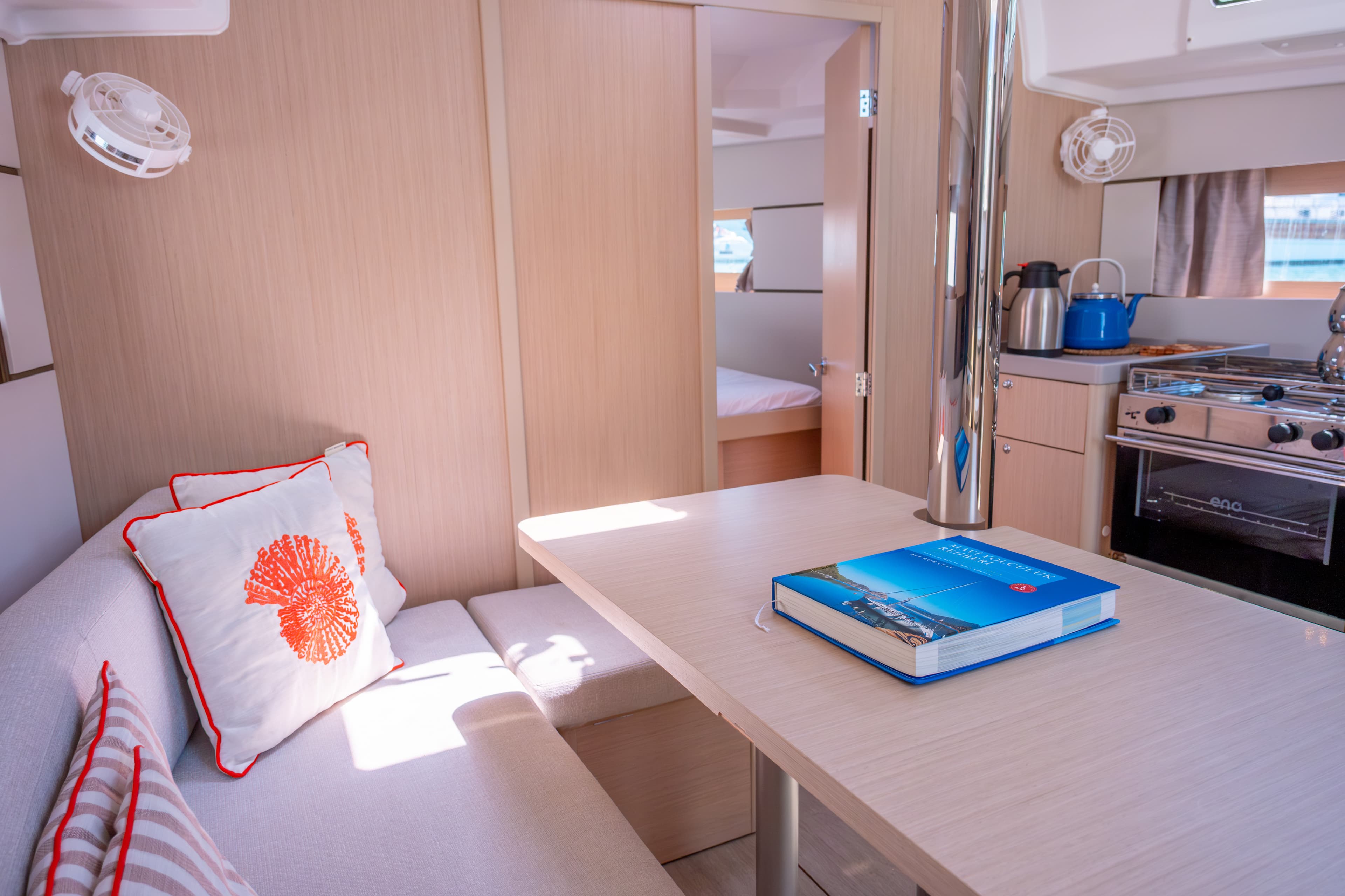 Oceanis 38.1 - photo 7