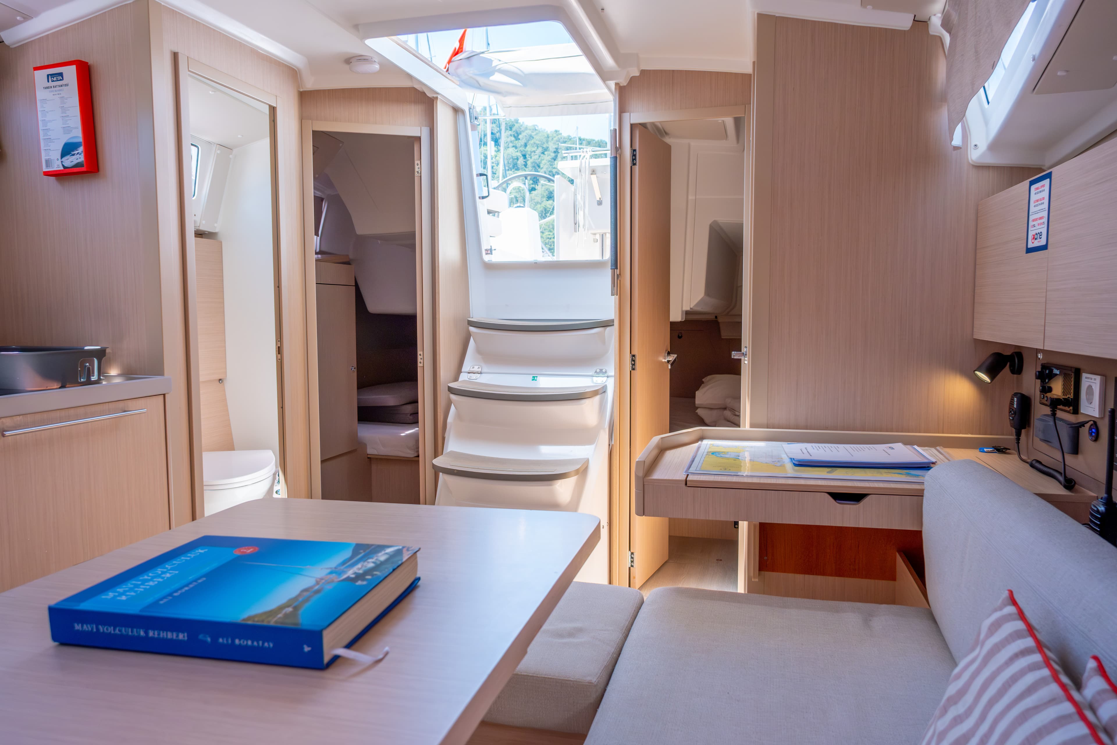 Oceanis 38.1 - photo 28