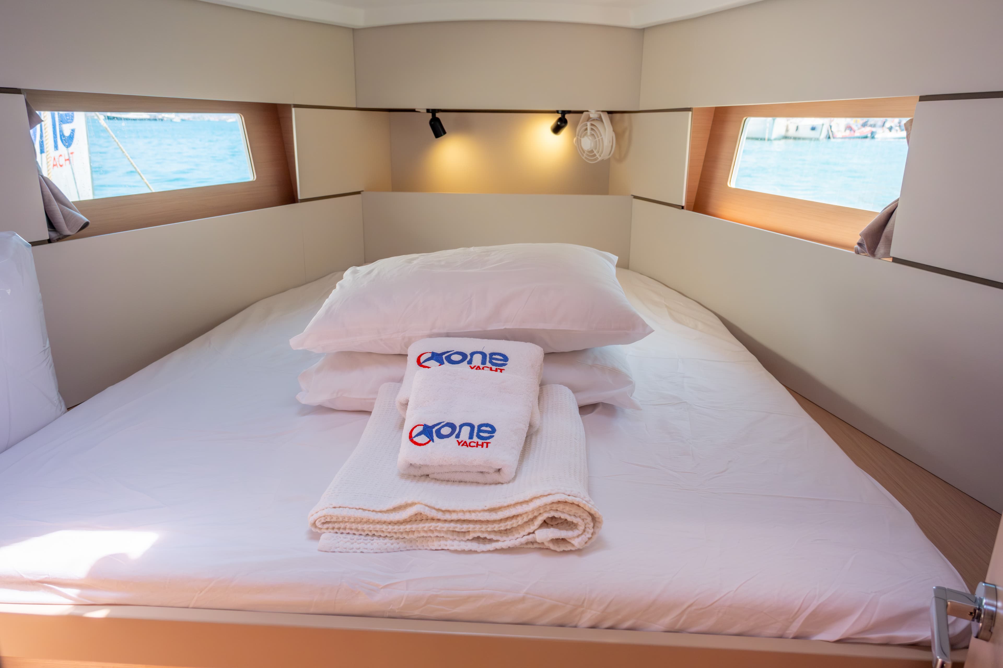 Oceanis 38.1 - photo 10