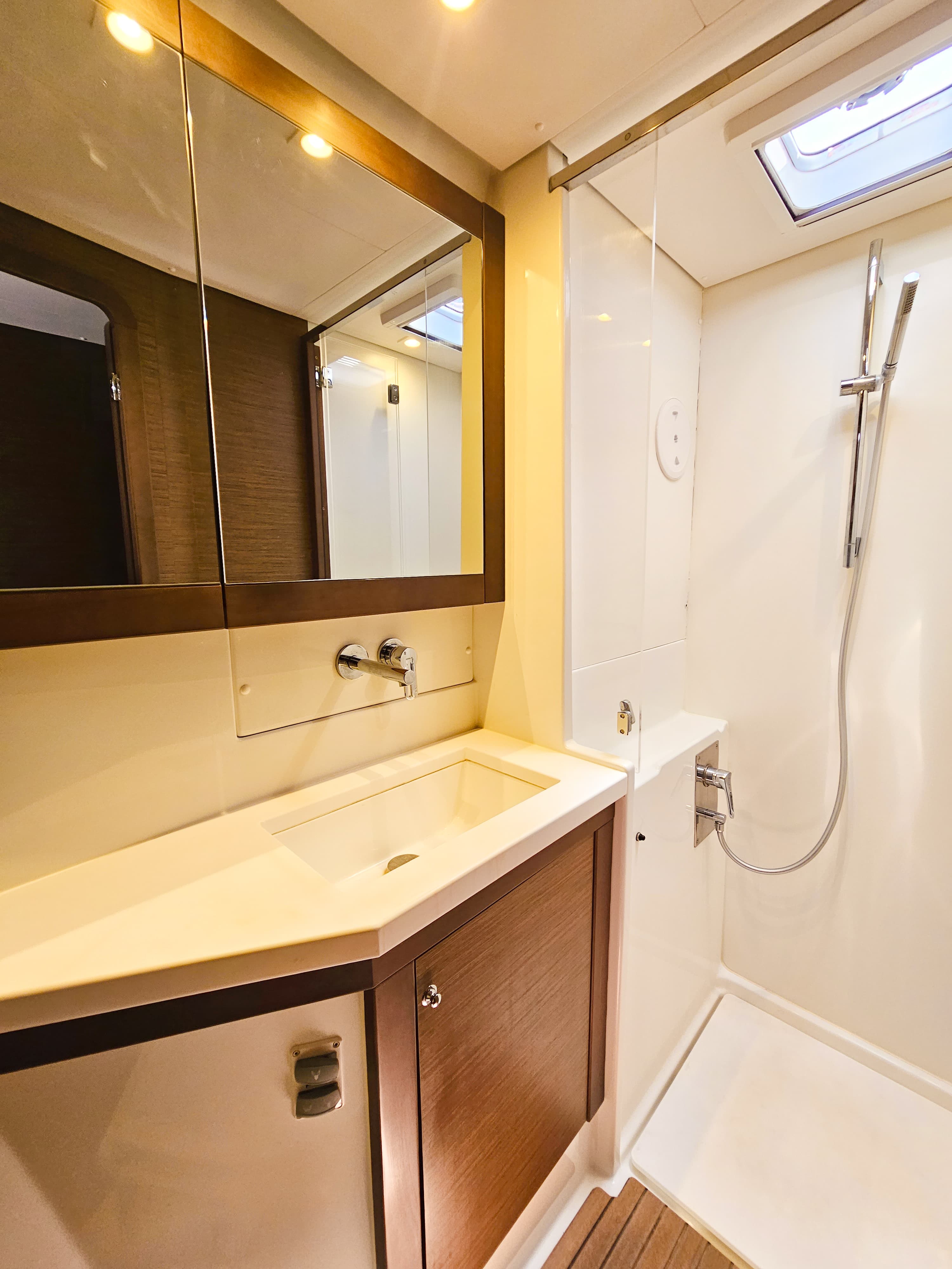 Lagoon 450 - photo 17