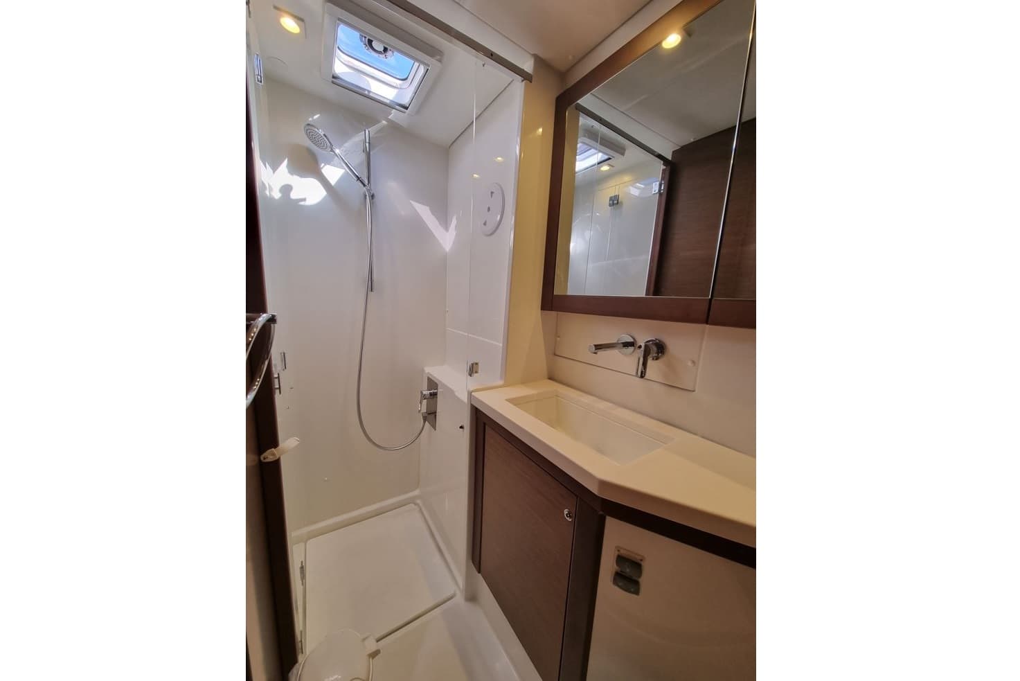 Lagoon 450 Fly - photo 8