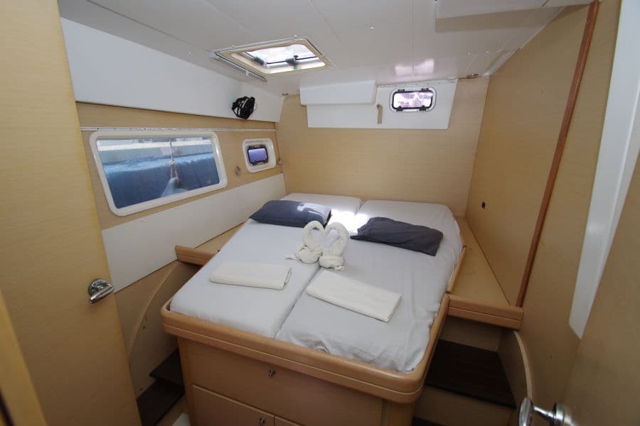Lagoon 421 - photo 4