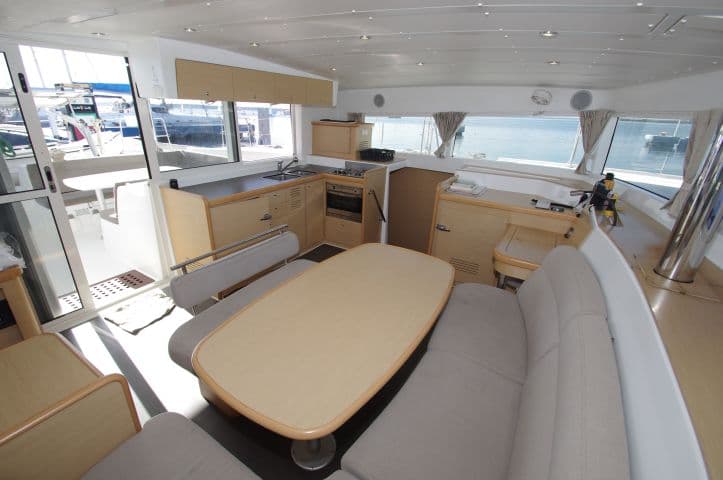 Lagoon 421 - photo 6