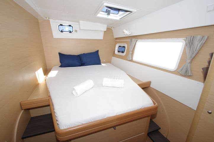 Lagoon 421 - photo 5