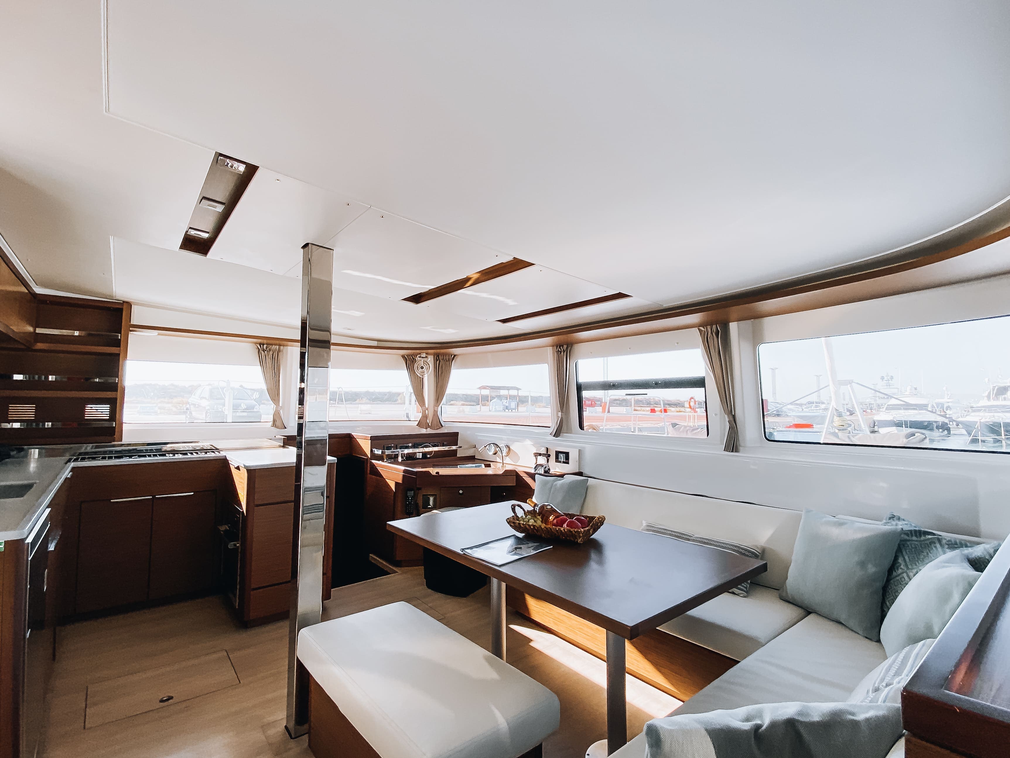 Lagoon 46  - photo 14