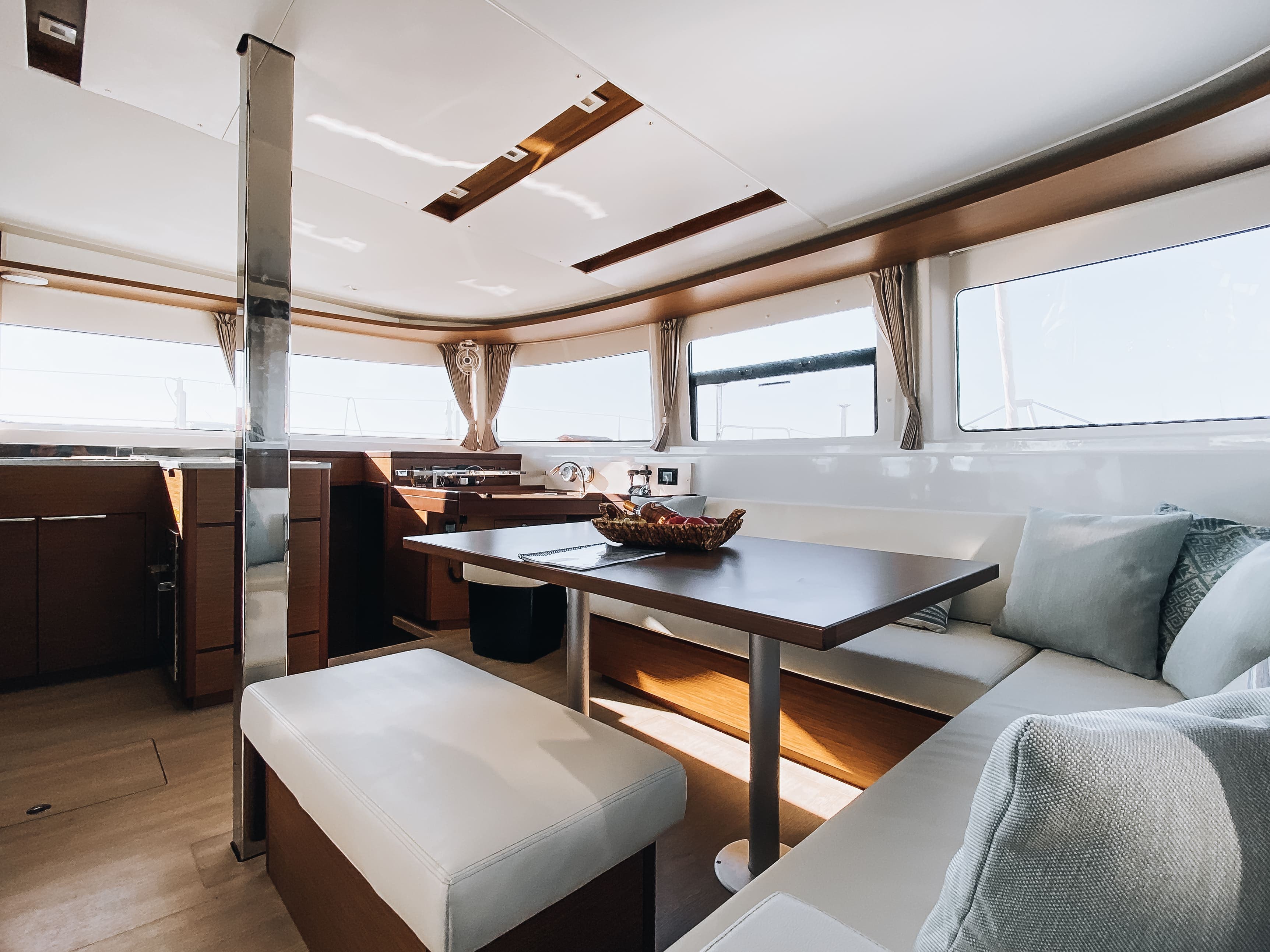 Lagoon 46  - photo 20