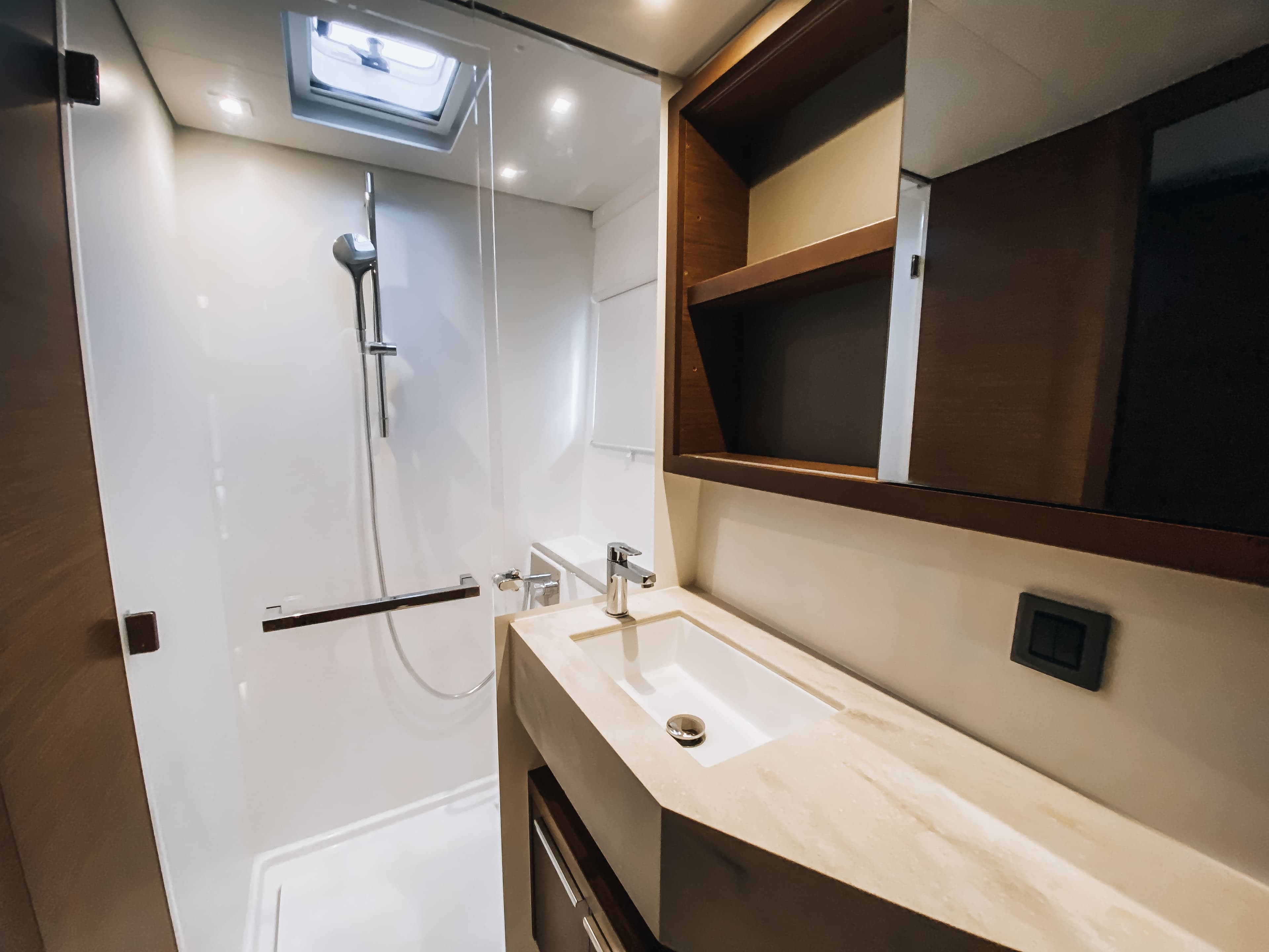 Lagoon 46  - photo 12