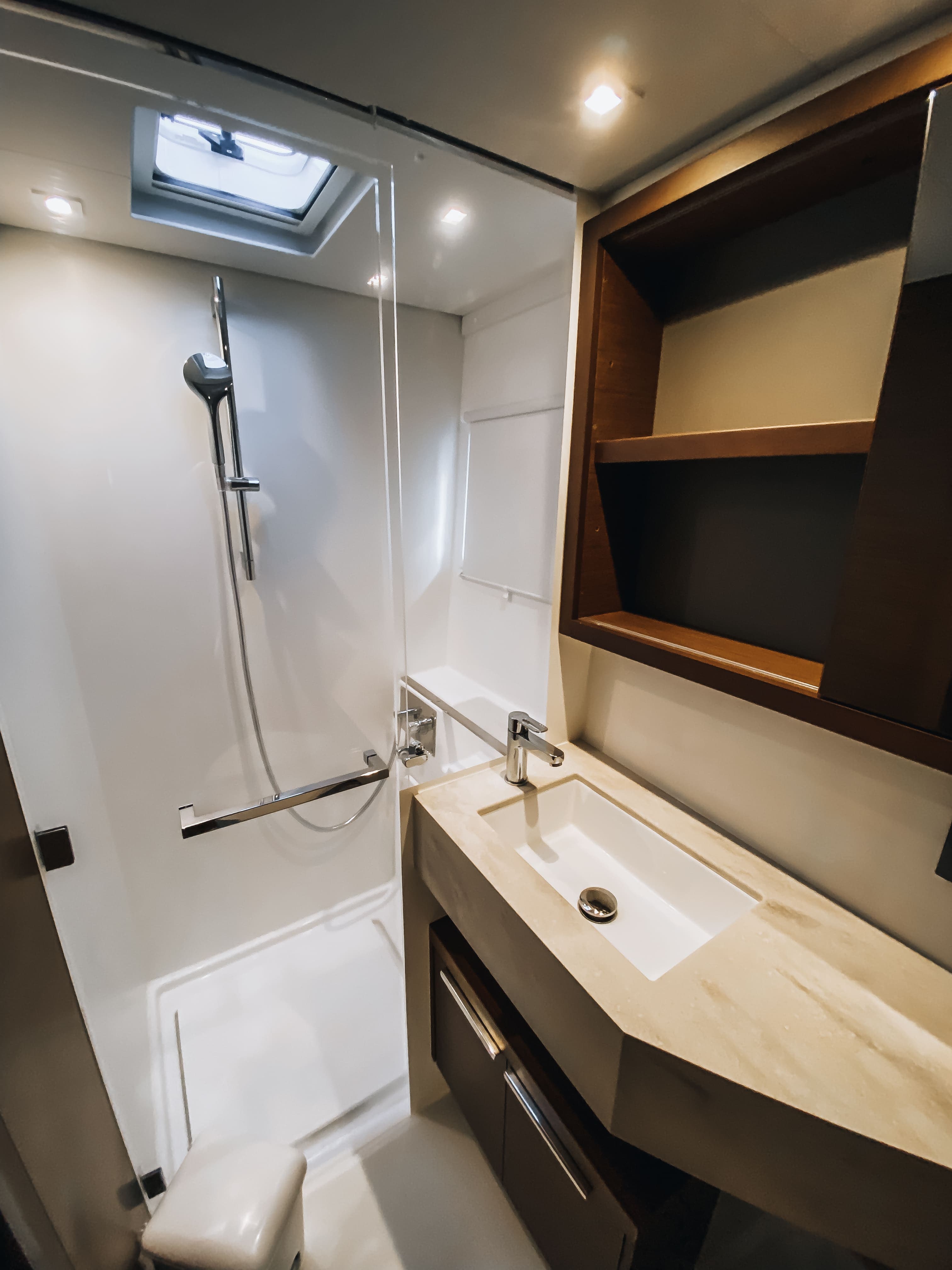 Lagoon 46  - photo 11