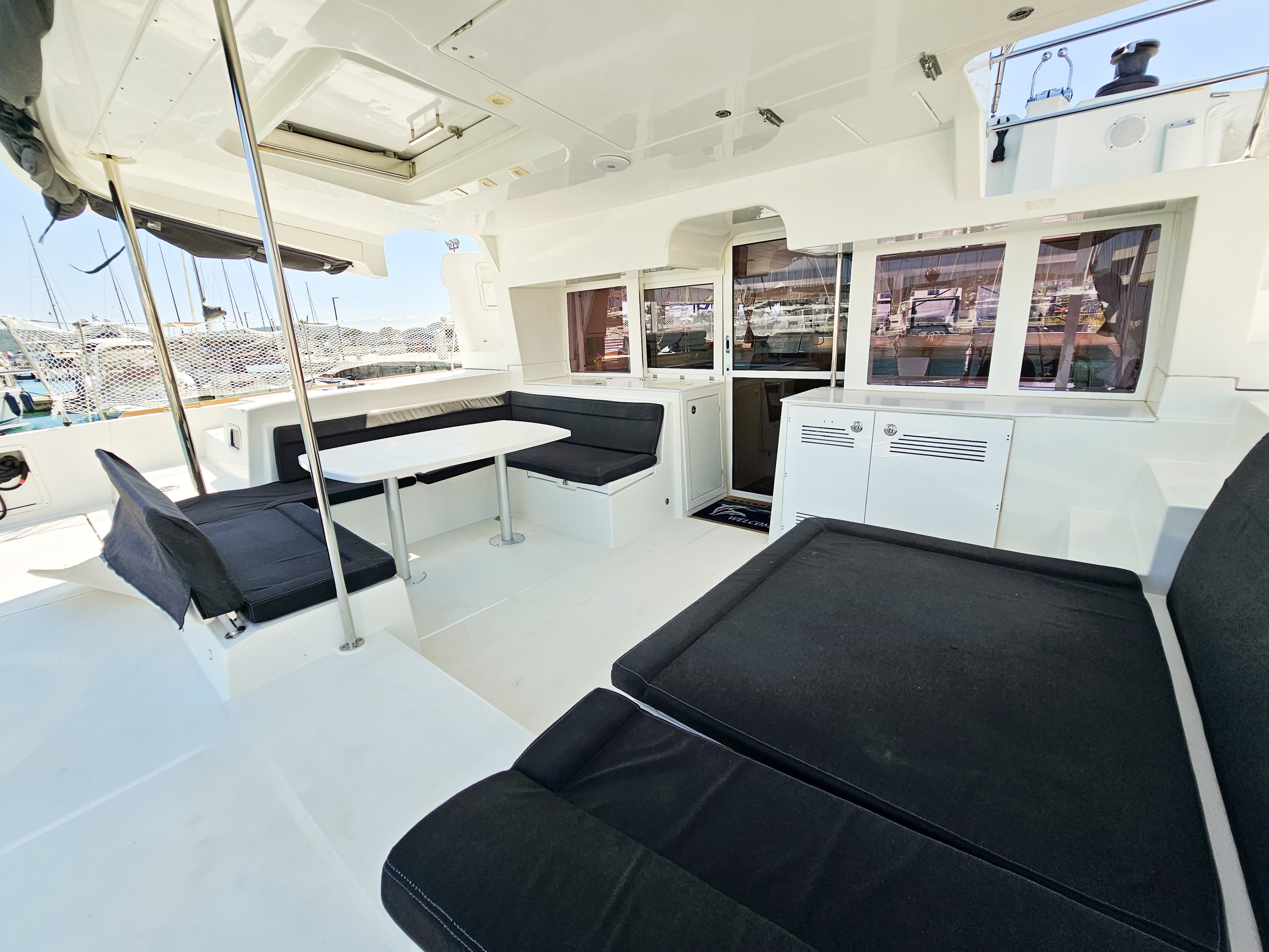 Lagoon 450 - photo 4