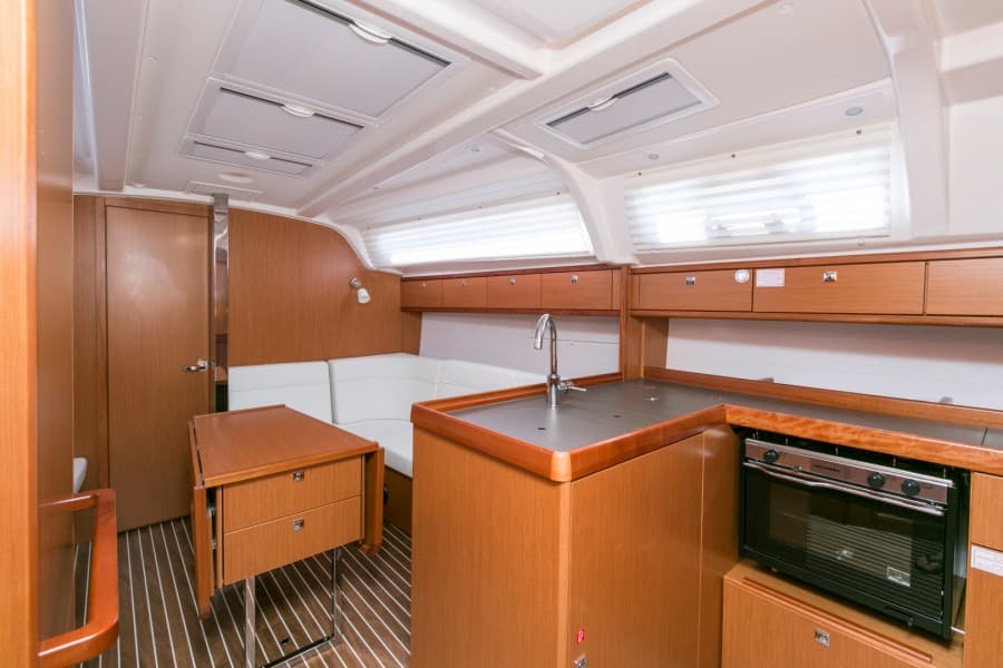 Bavaria Cruiser 37 - photo 12