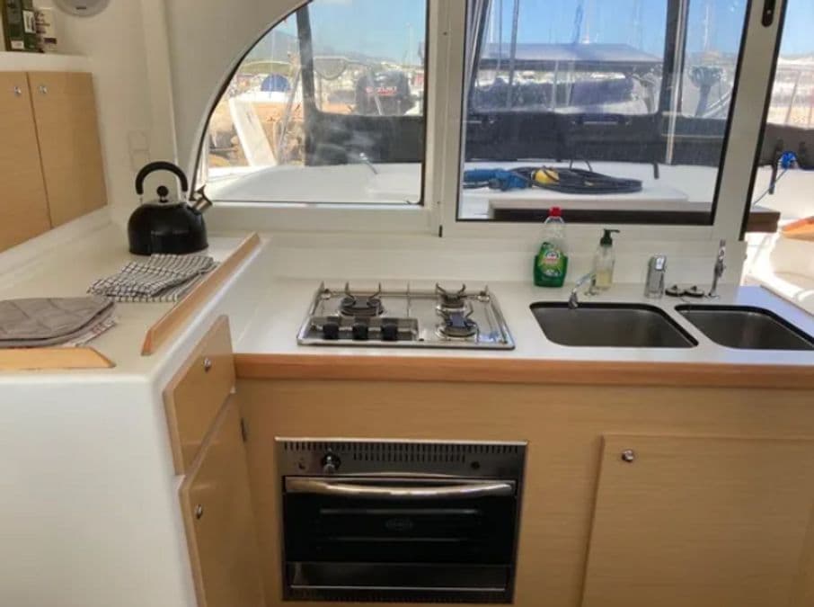 Lagoon 380 - photo 26