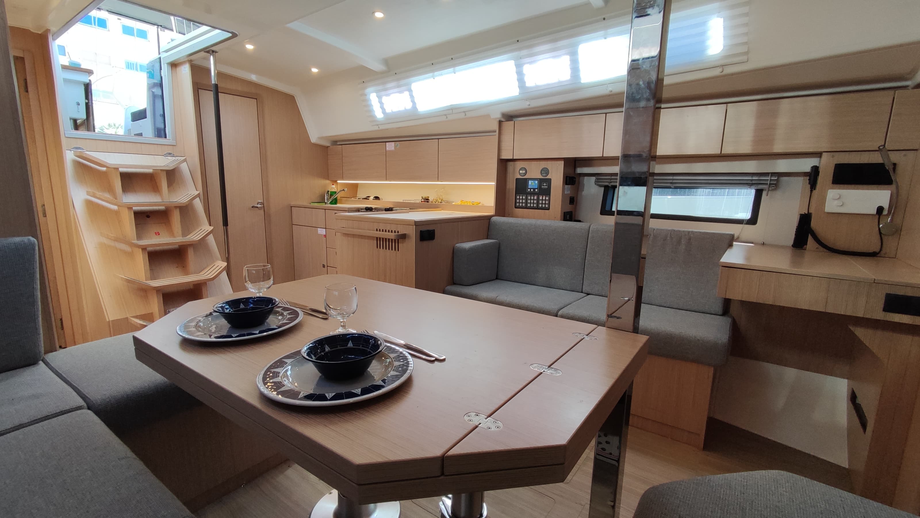 Bavaria C42 - photo 5