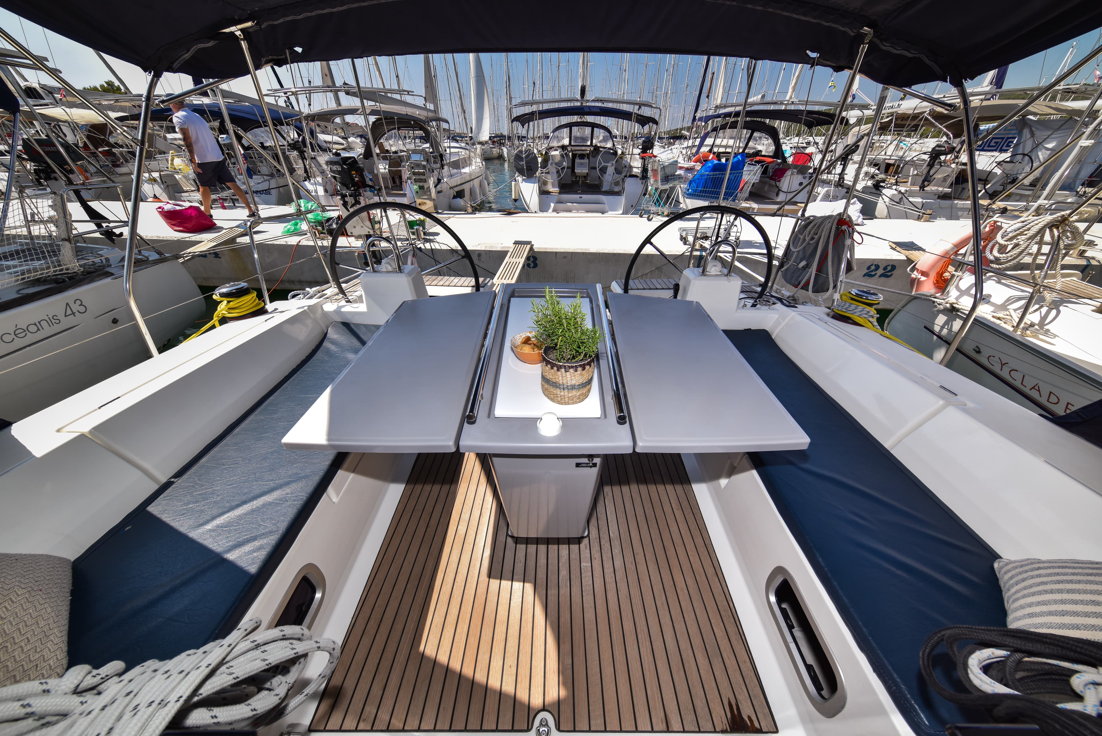 Oceanis 41.1 - photo 11