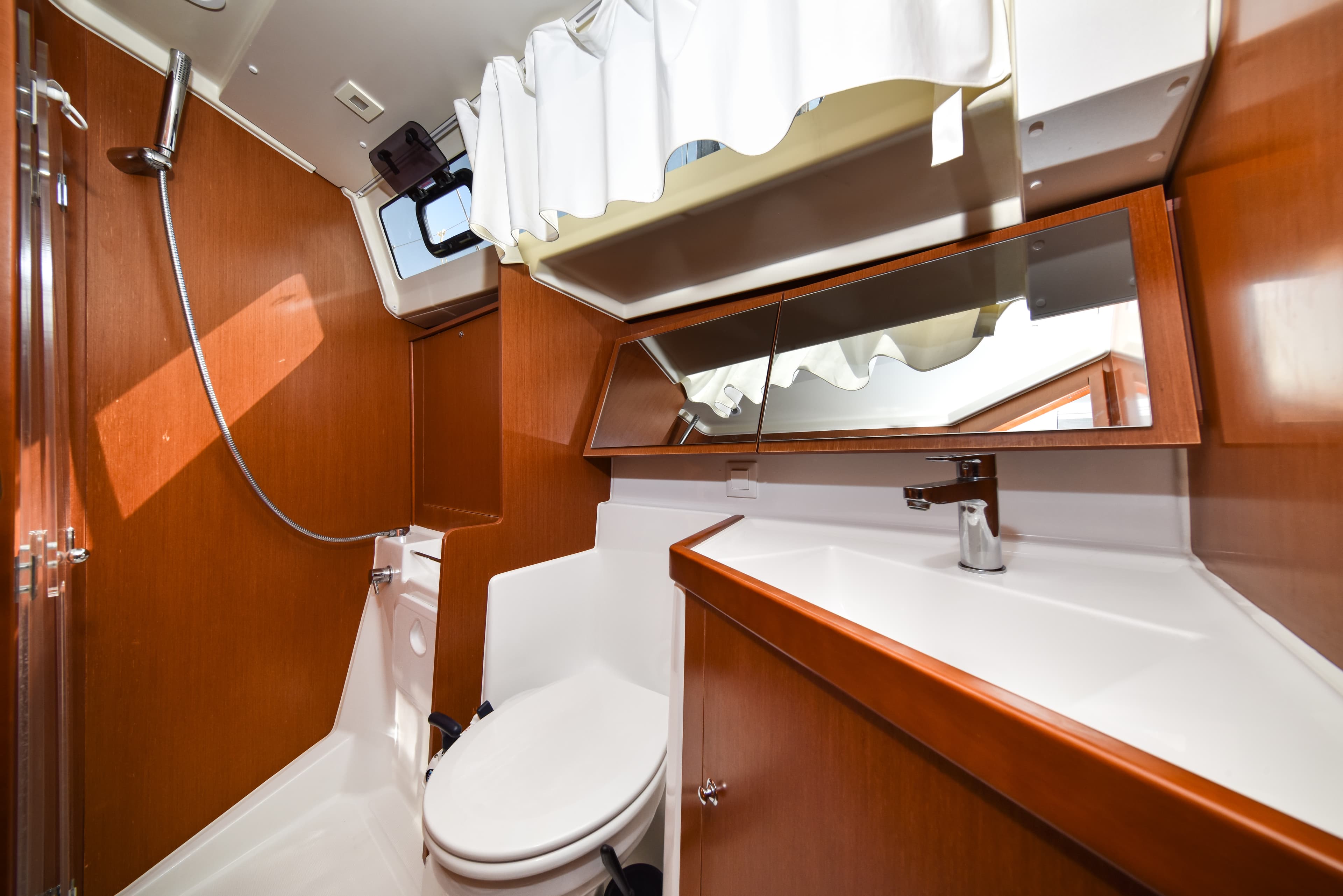 Oceanis 41.1 - photo 12