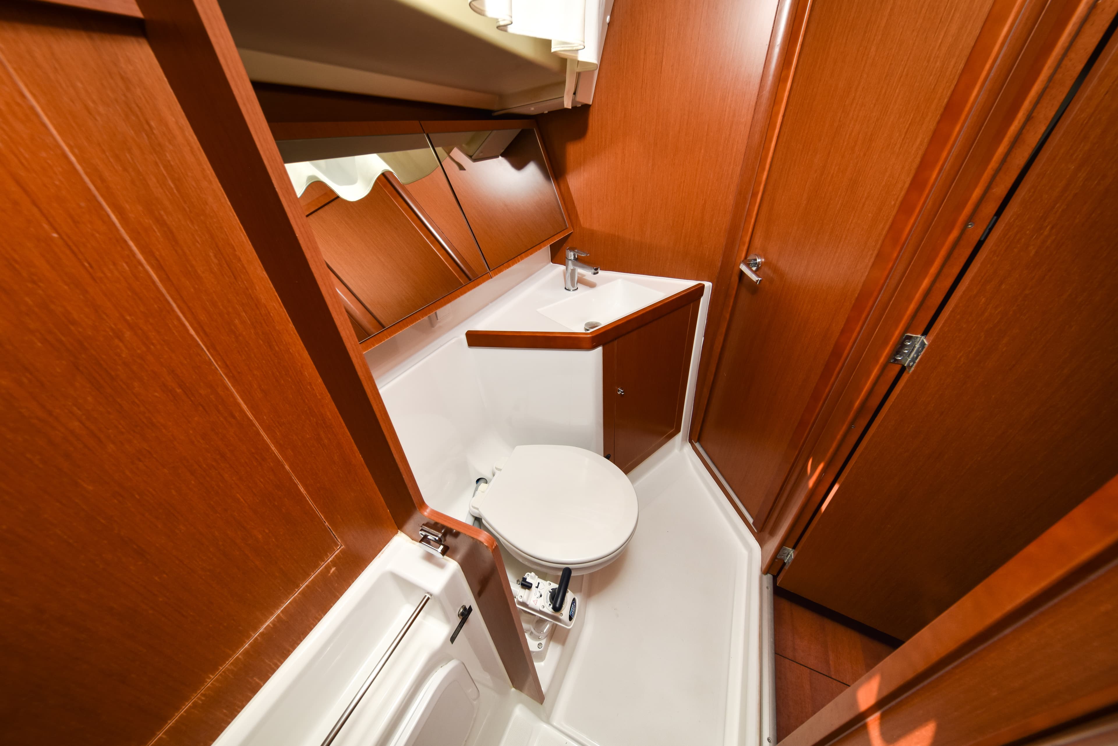 Oceanis 41.1 - photo 9