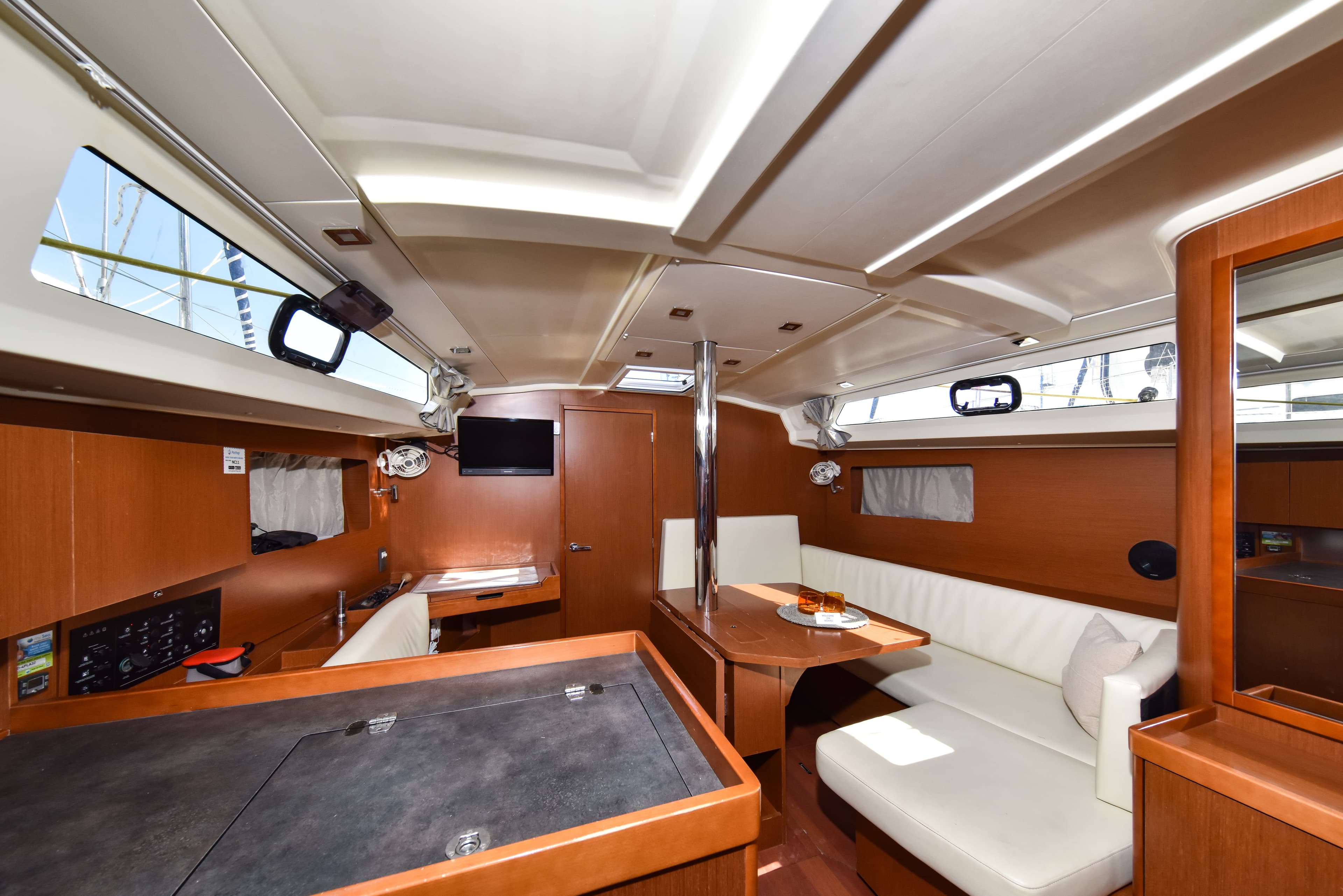 Oceanis 41.1 - photo 29