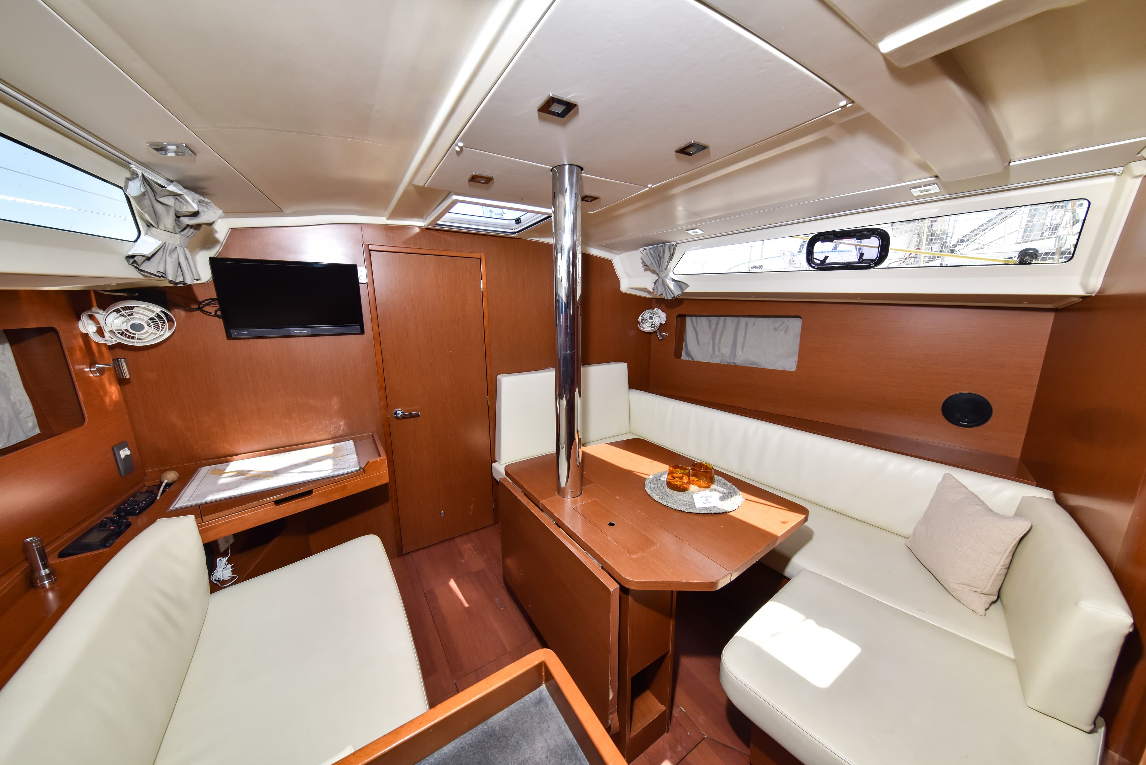 Oceanis 41.1 - photo 37