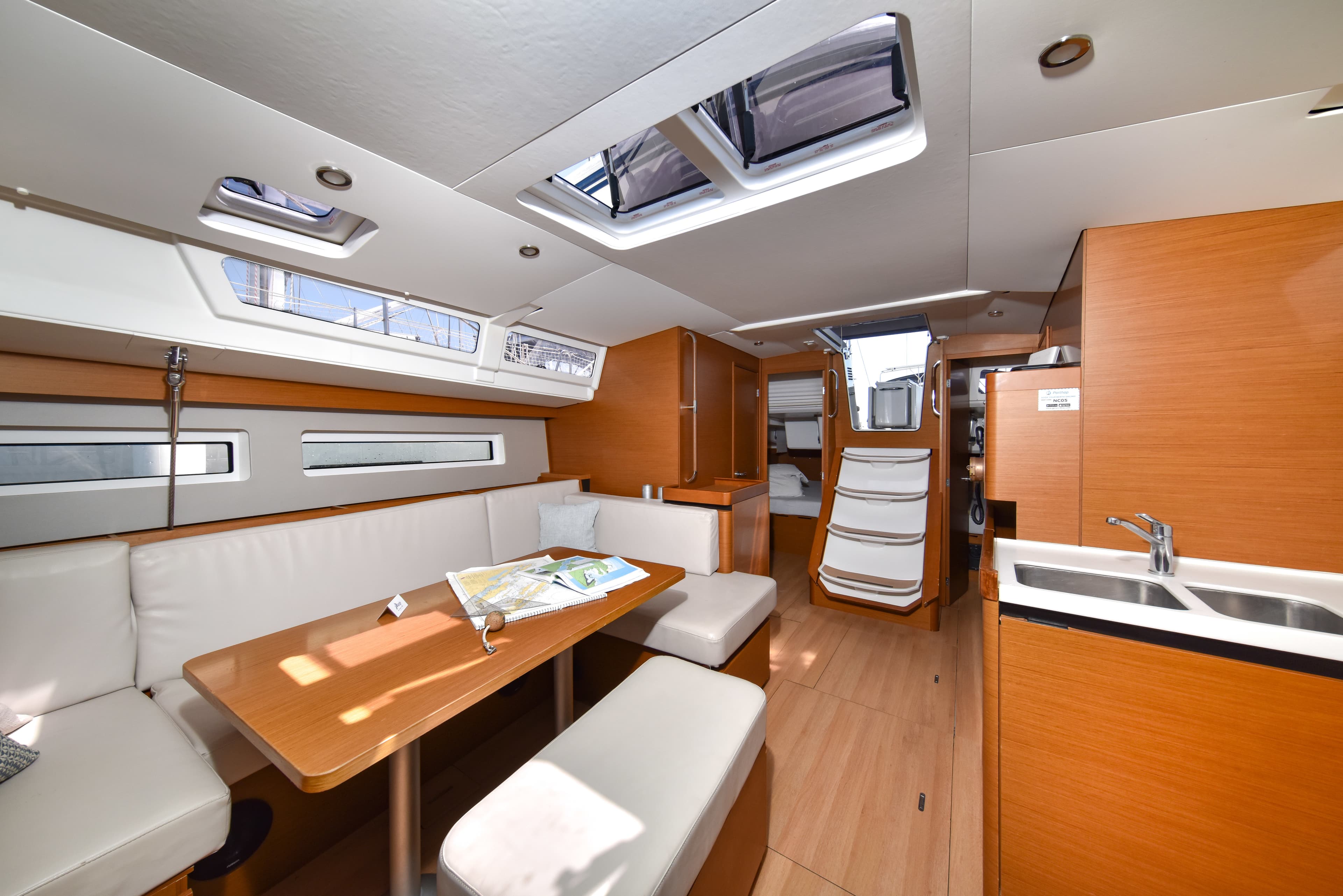 Sun Odyssey 490 - photo 10