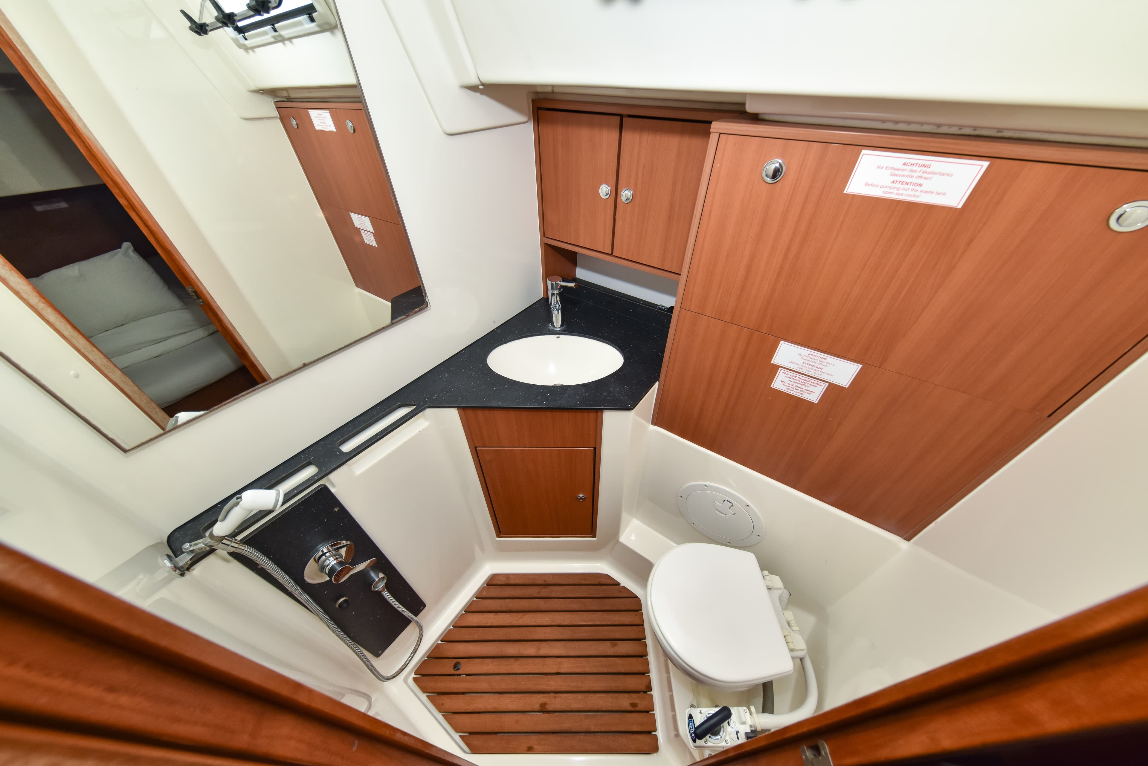 Bavaria Cruiser 45 - photo 11