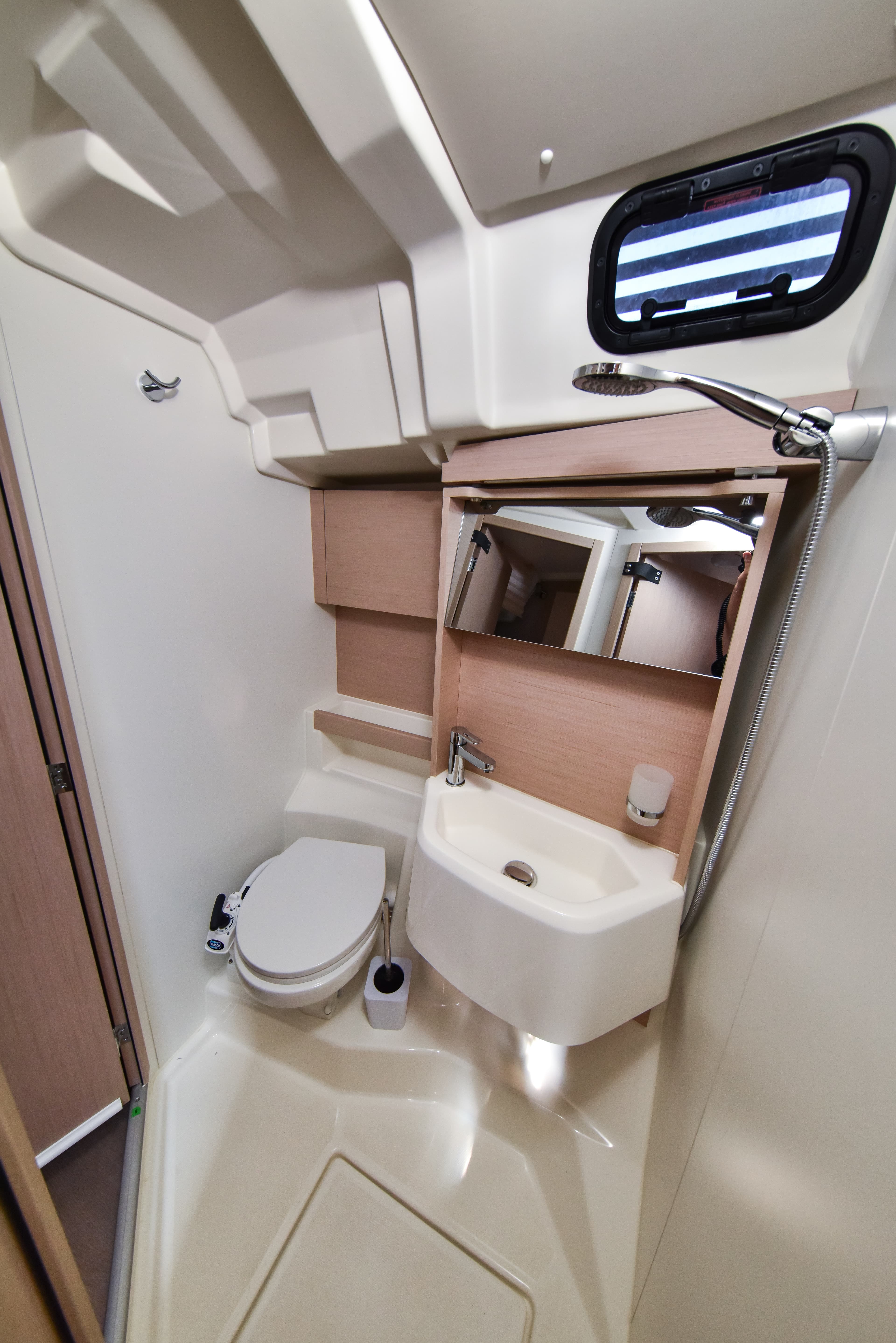 Oceanis 51.1 - photo 24