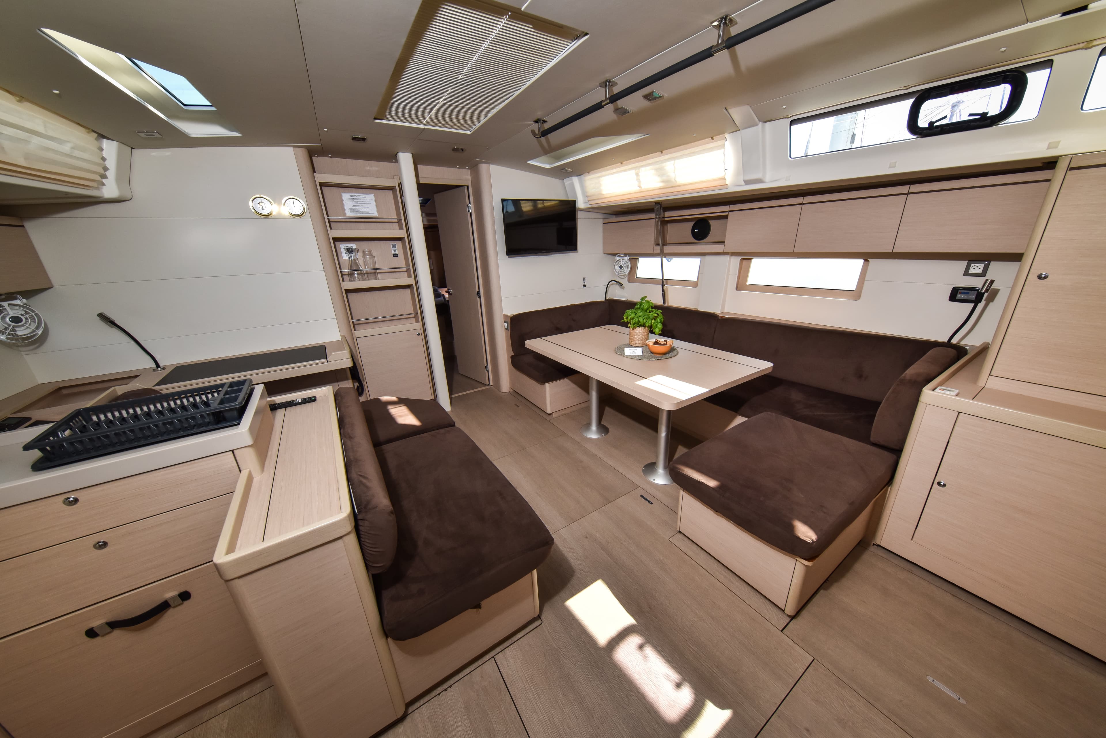 Oceanis 51.1 - photo 52