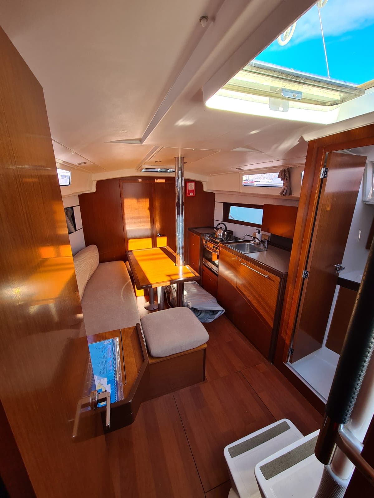 Oceanis 35.1 - photo 6