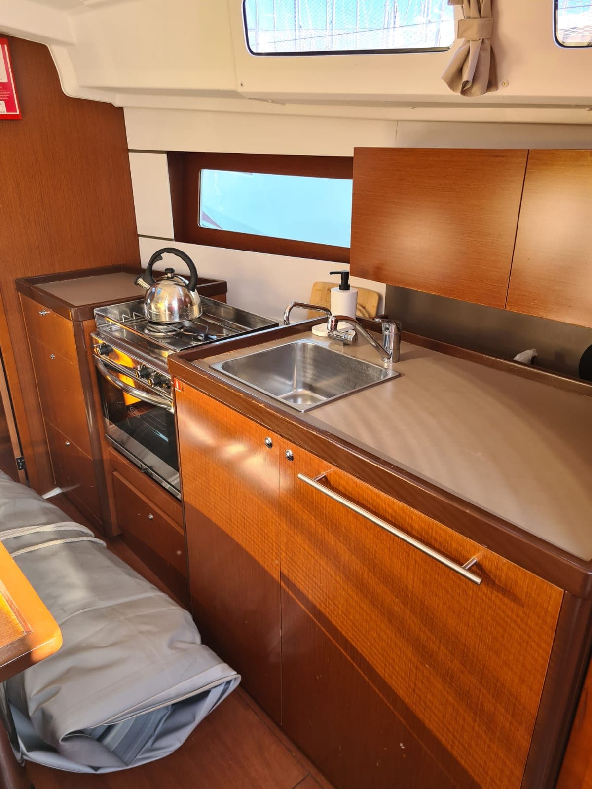 Oceanis 35.1 - photo 10