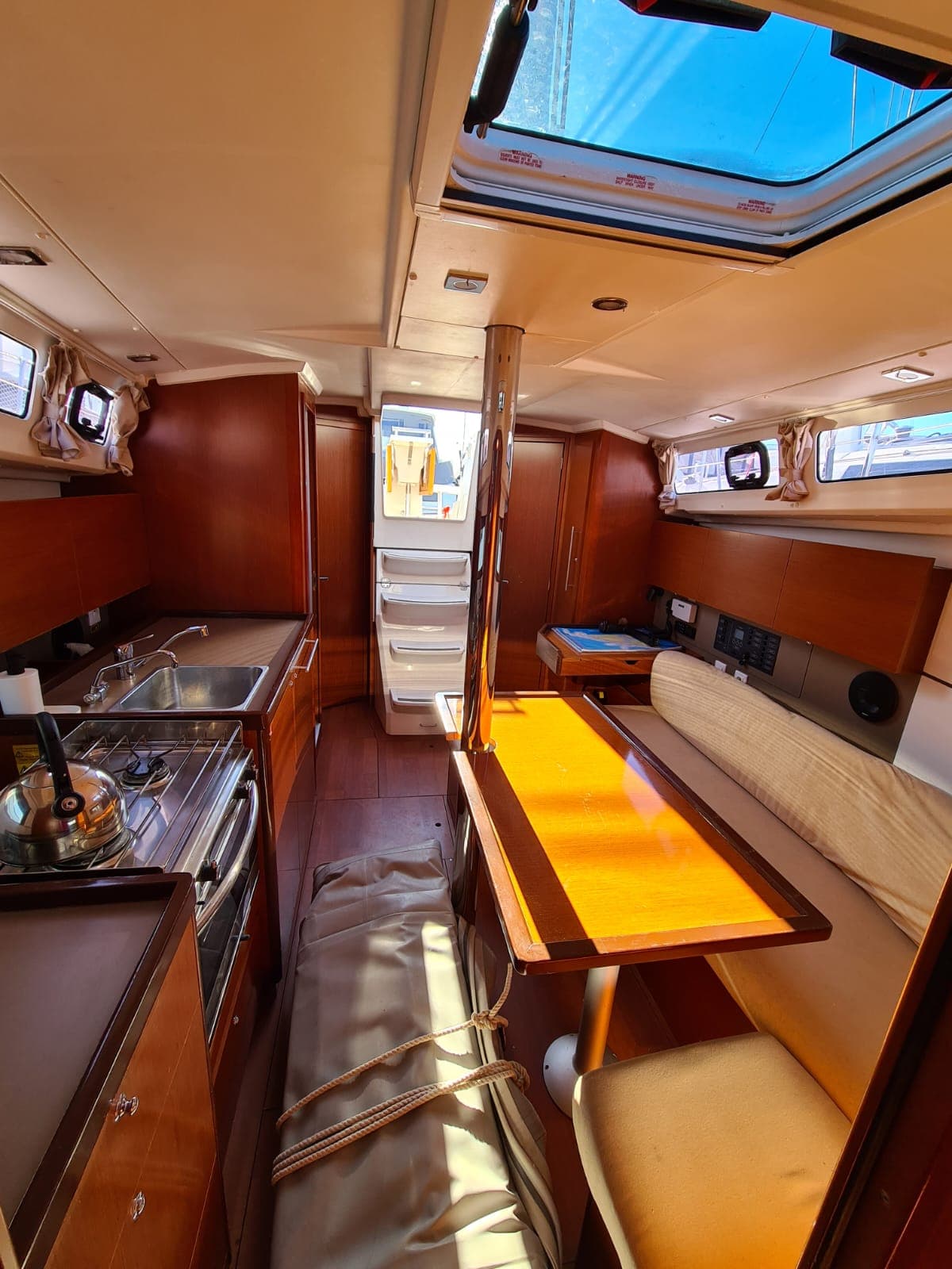 Oceanis 35.1 - photo 9