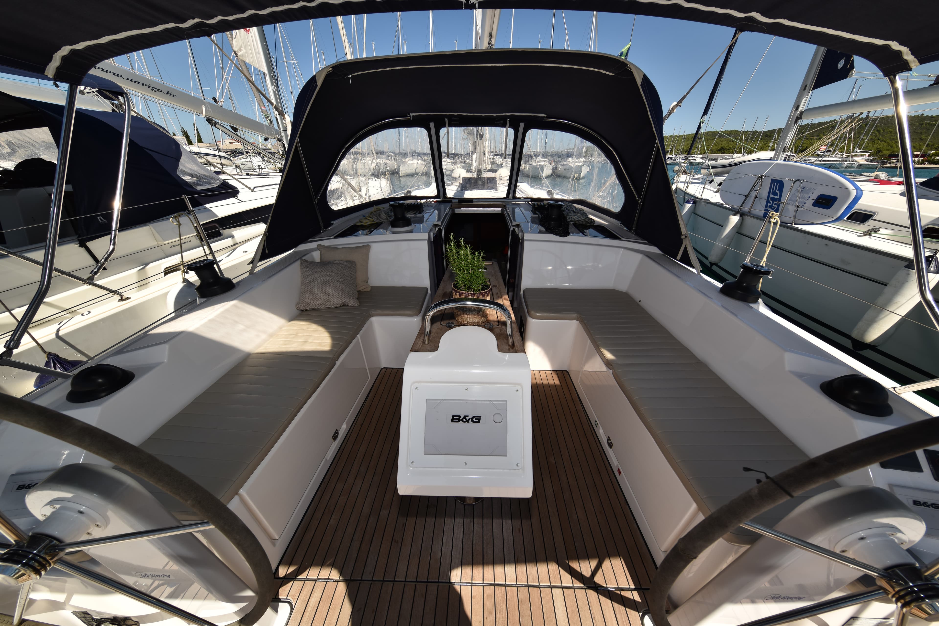 Bavaria C42 - photo 29