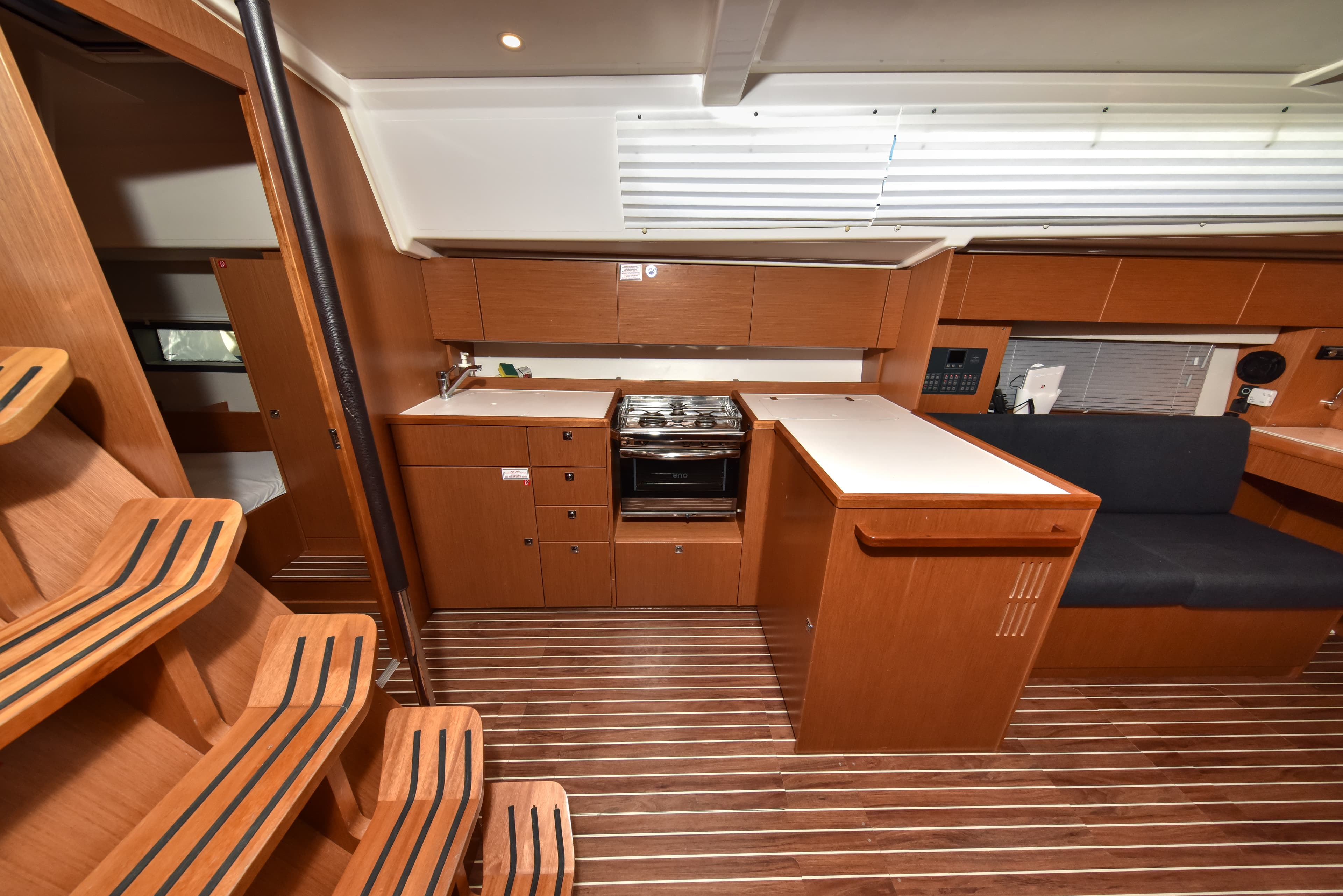 Bavaria C42 - photo 38