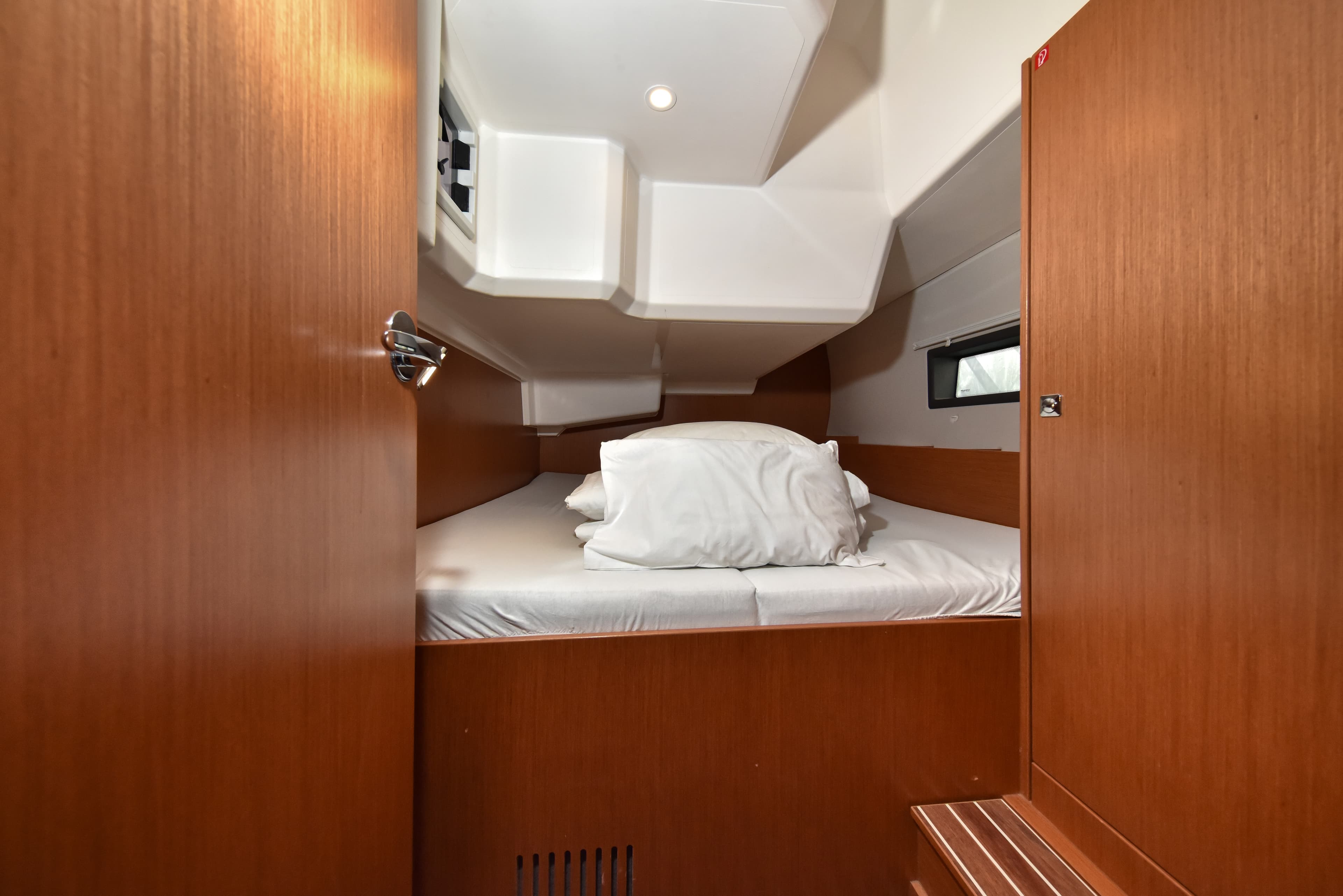 Bavaria C42 - photo 40