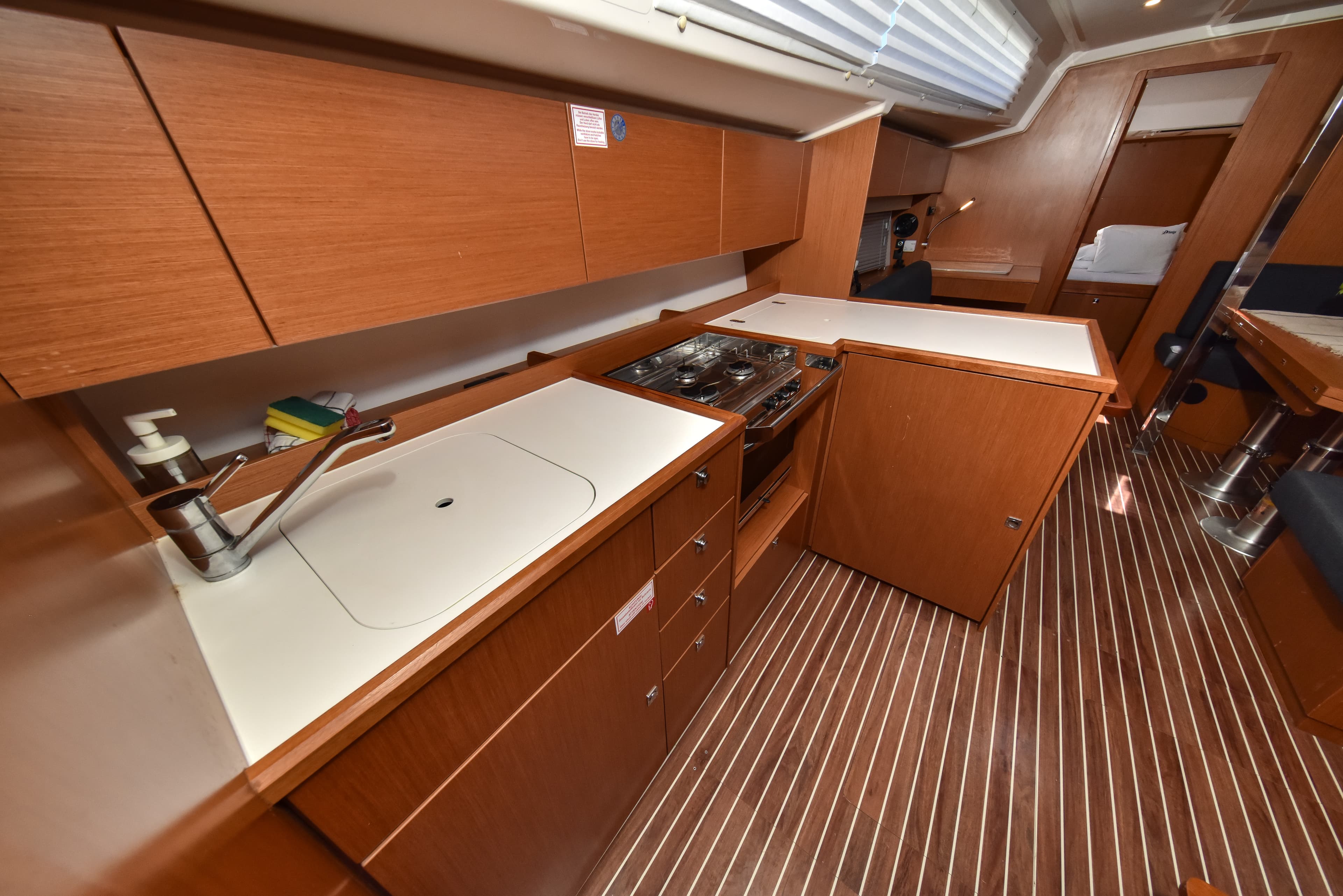 Bavaria C42 - photo 16
