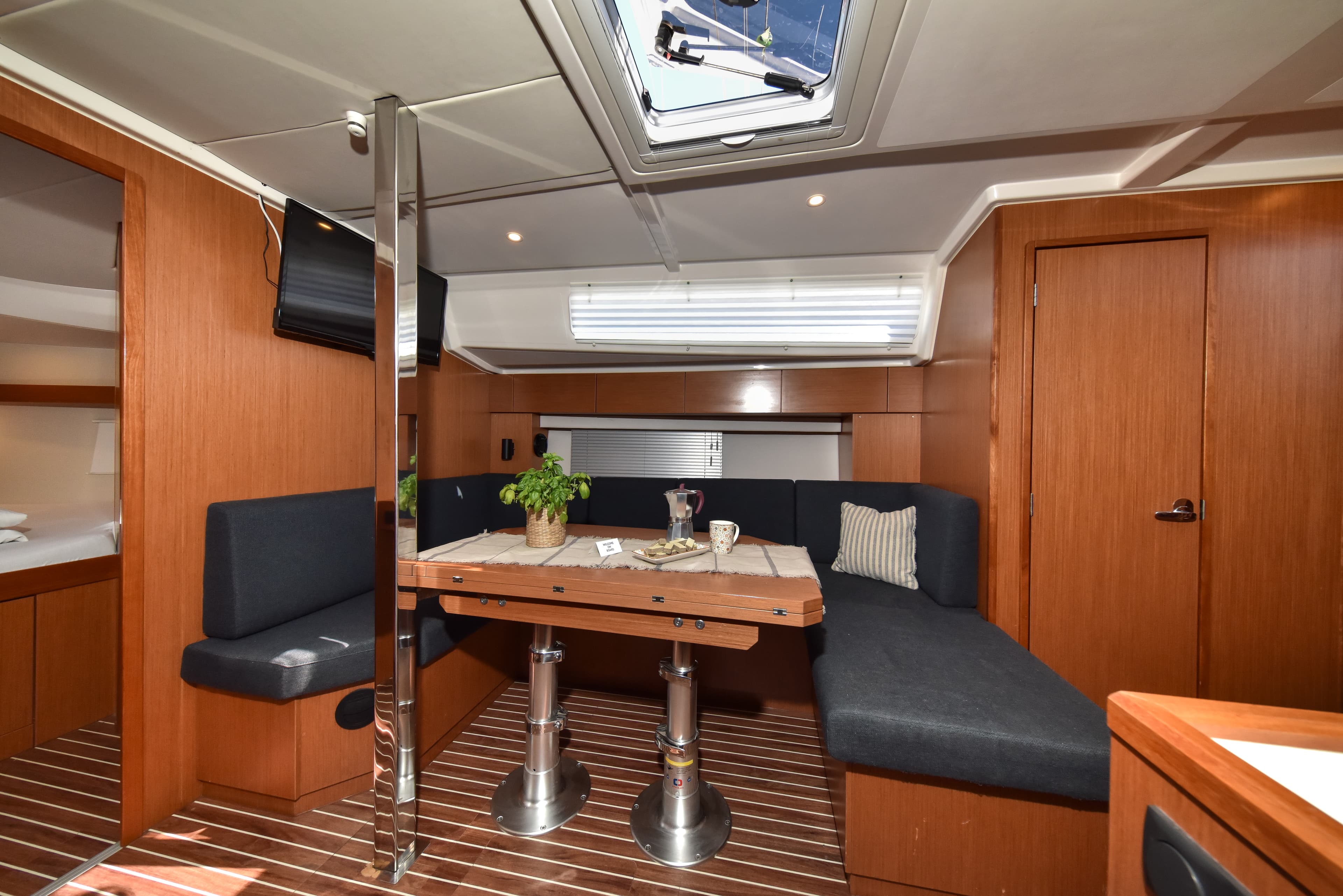 Bavaria C42 - photo 32