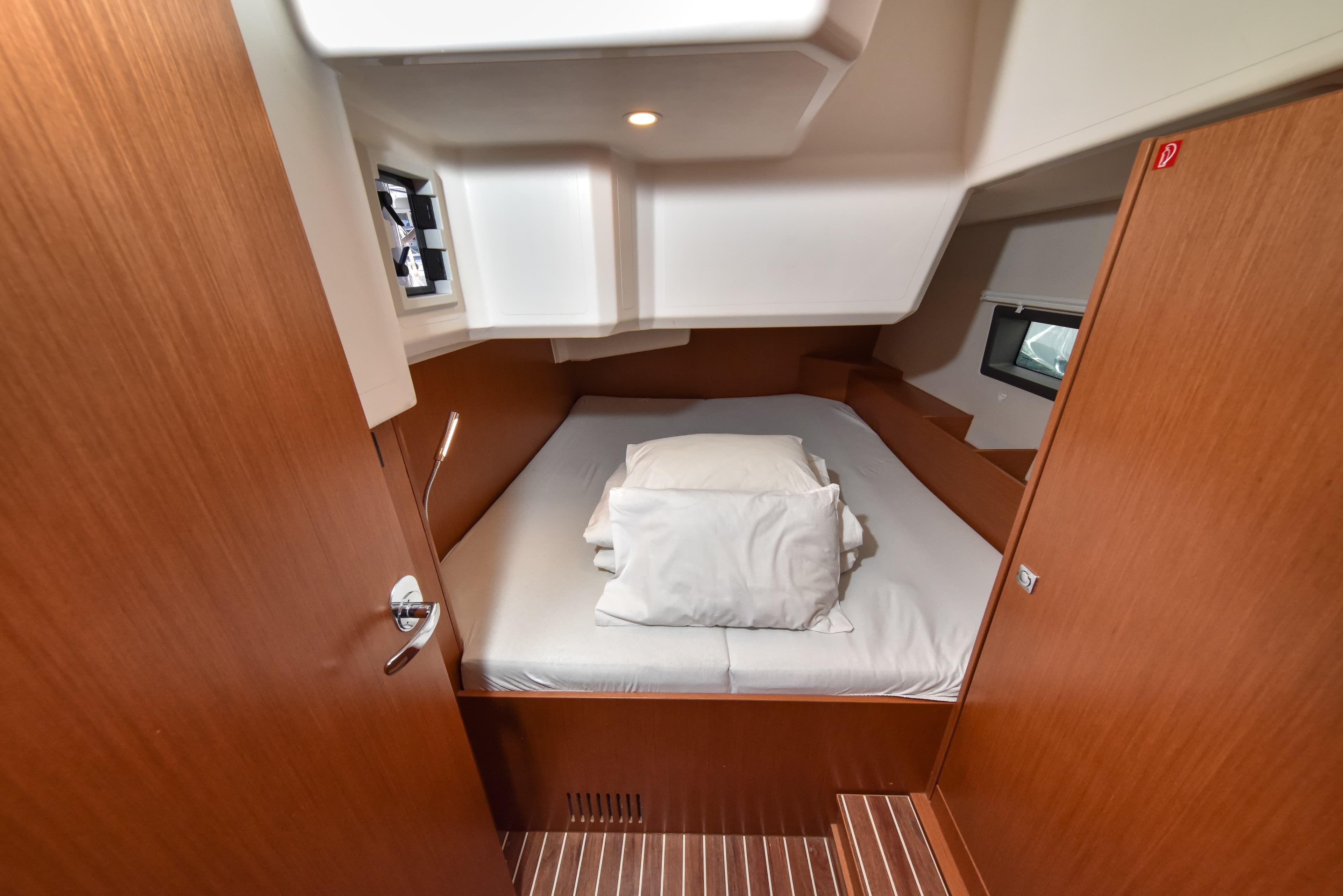 Bavaria C42 - photo 22