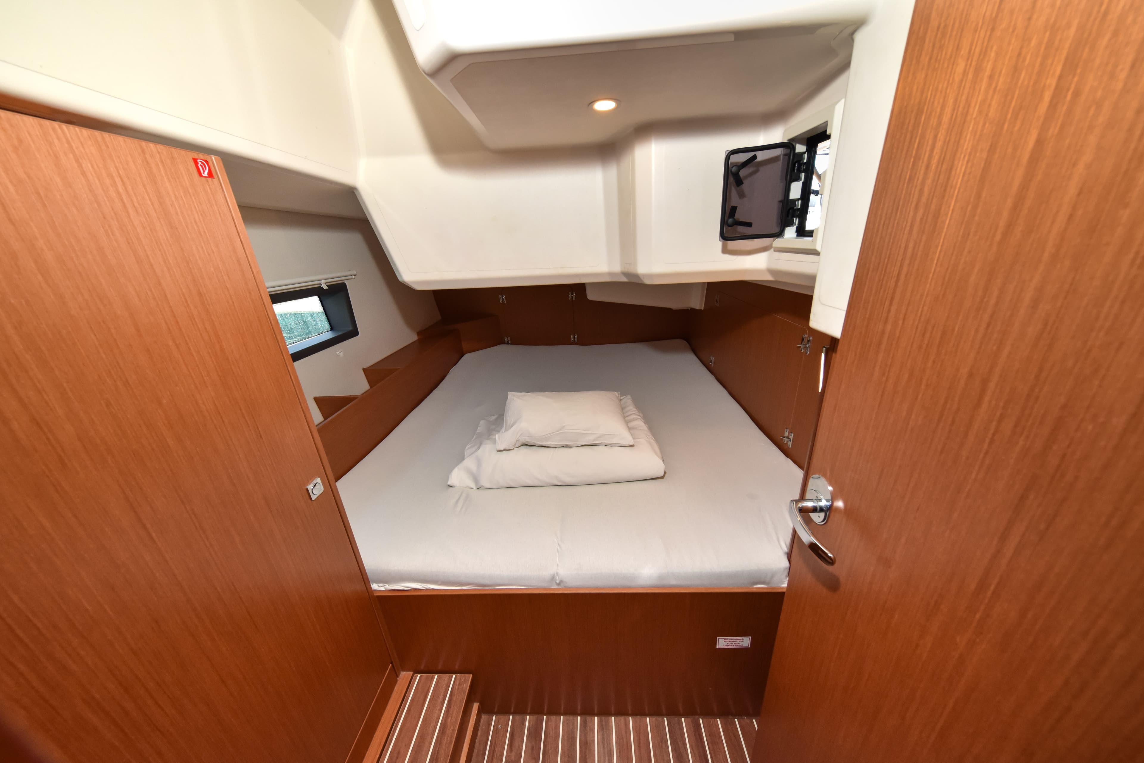 Bavaria C42 - photo 7