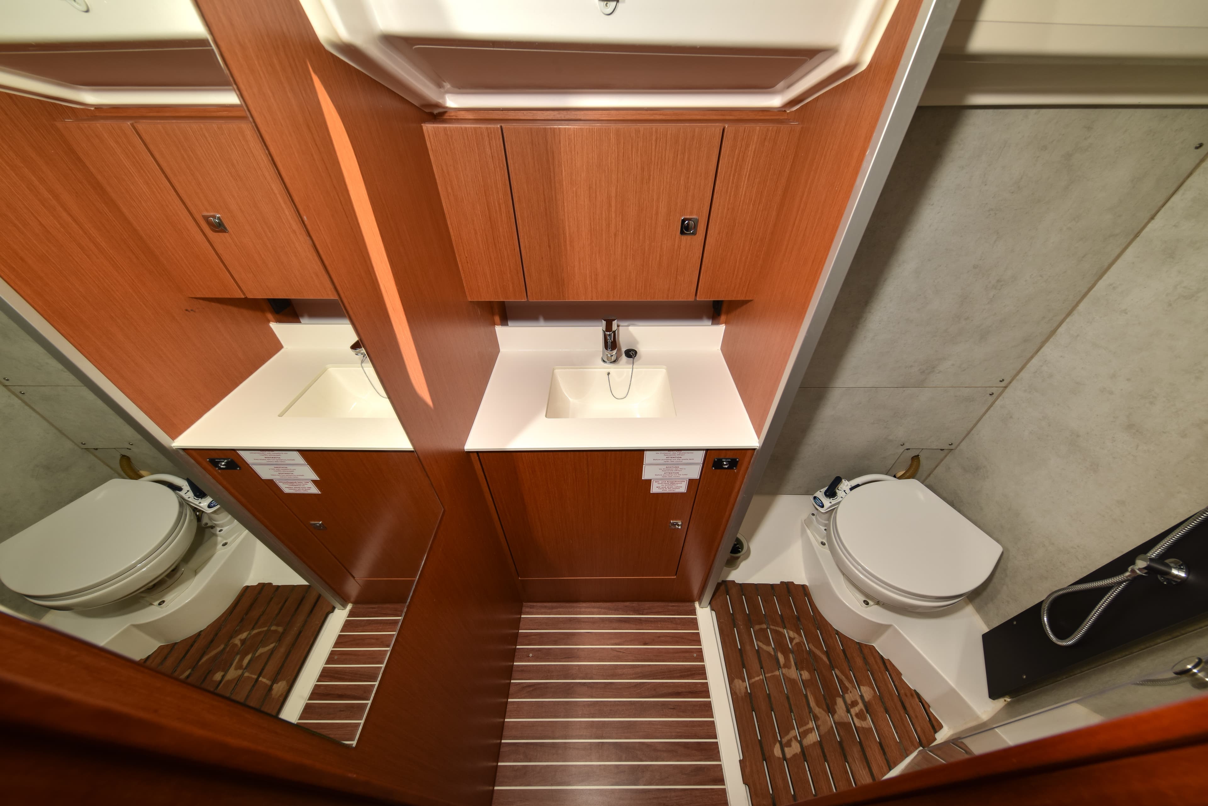 Bavaria C42 - photo 31