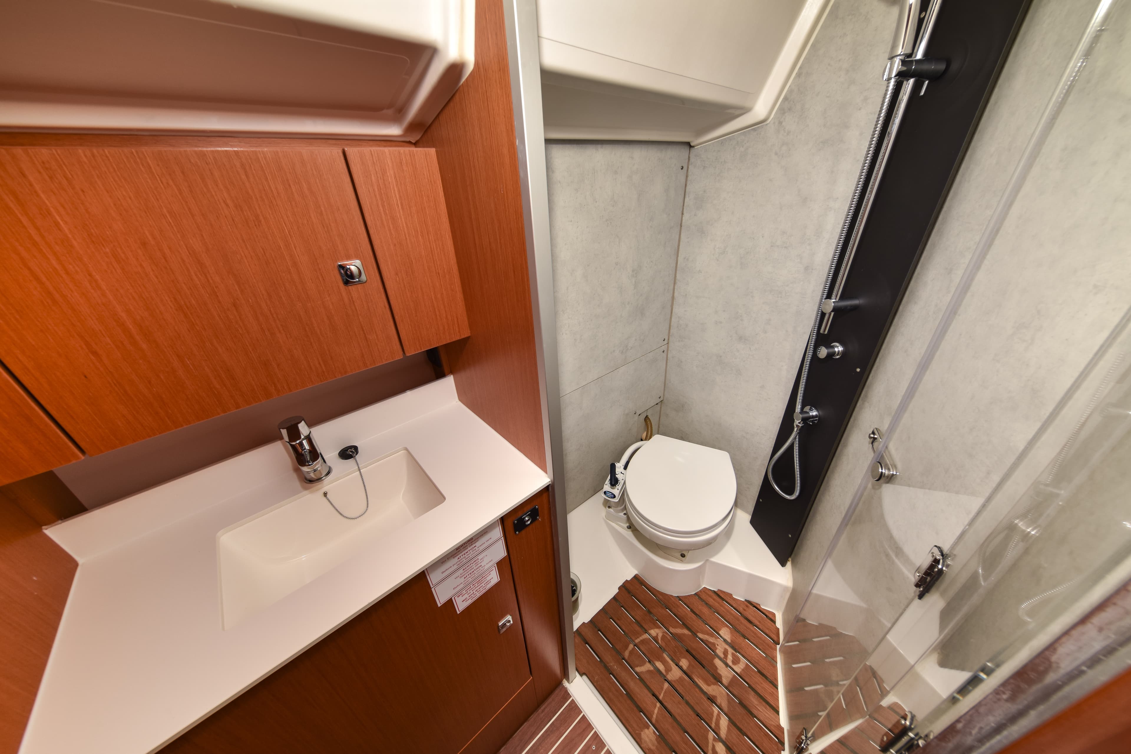 Bavaria C42 - photo 18