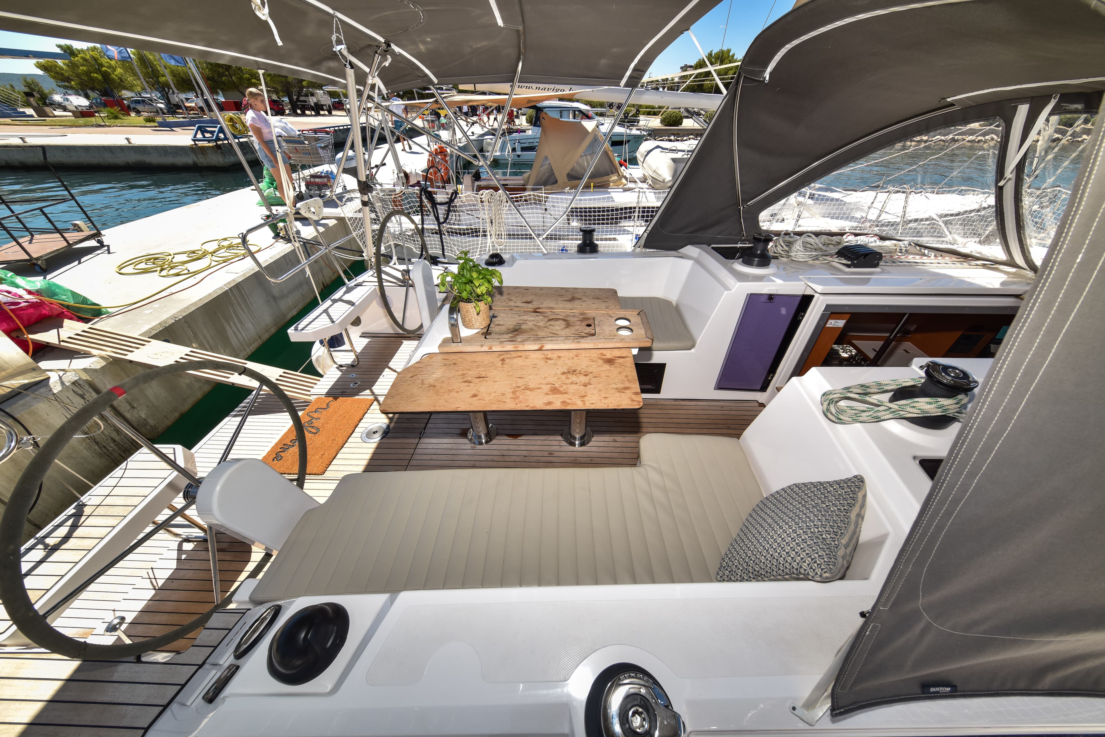 Bavaria C38 - photo 15