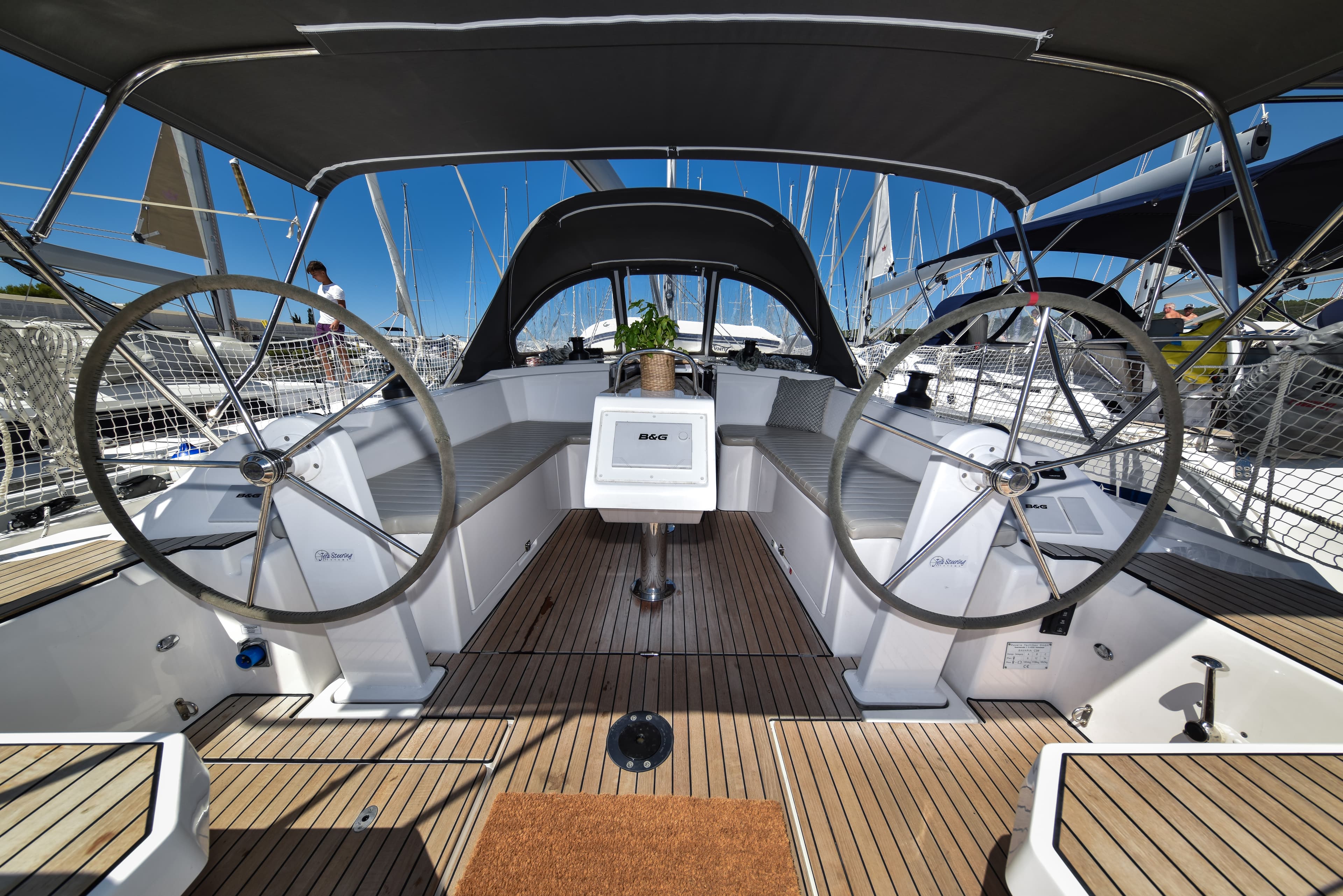 Bavaria C38 - photo 5