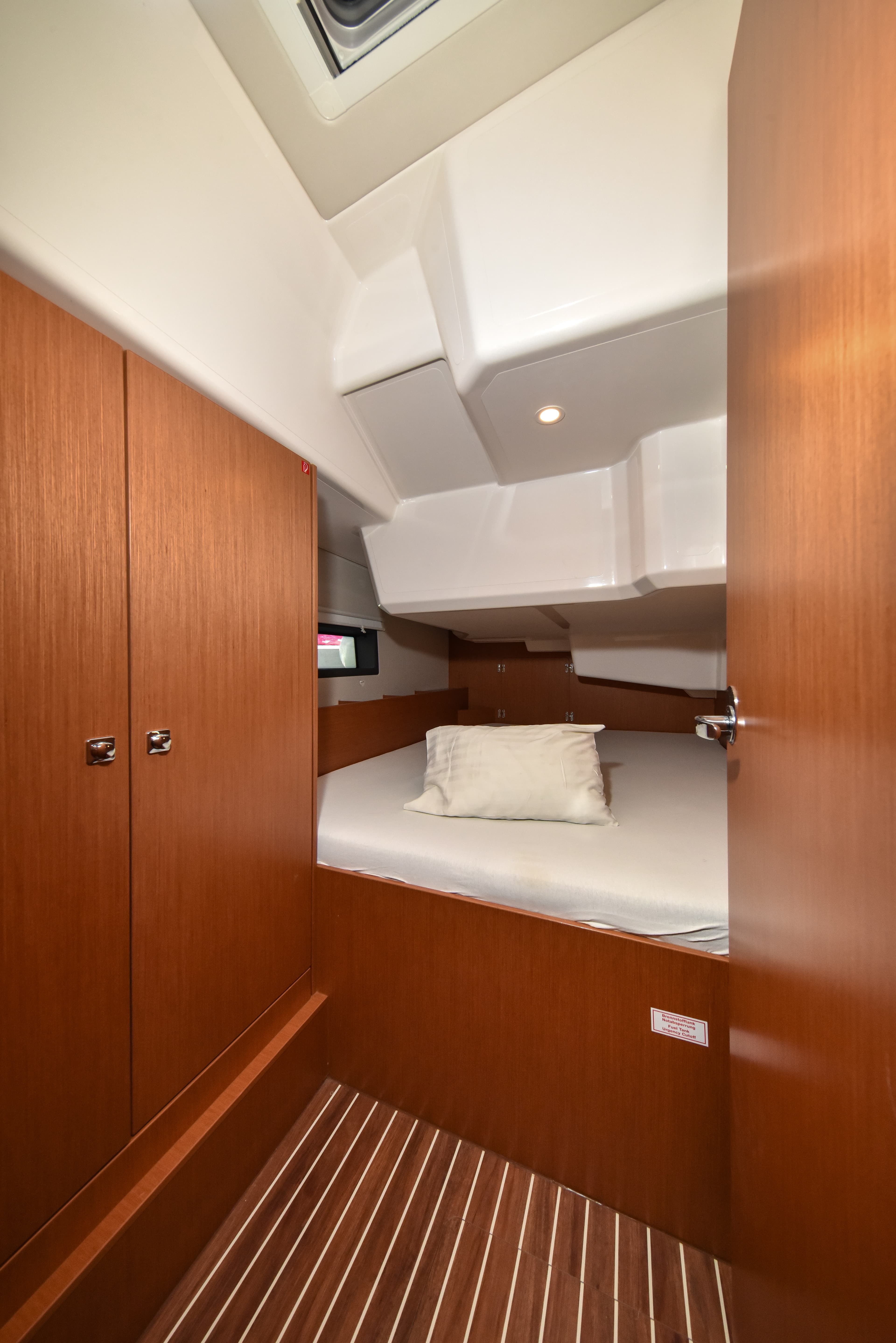 Bavaria C38 - photo 26