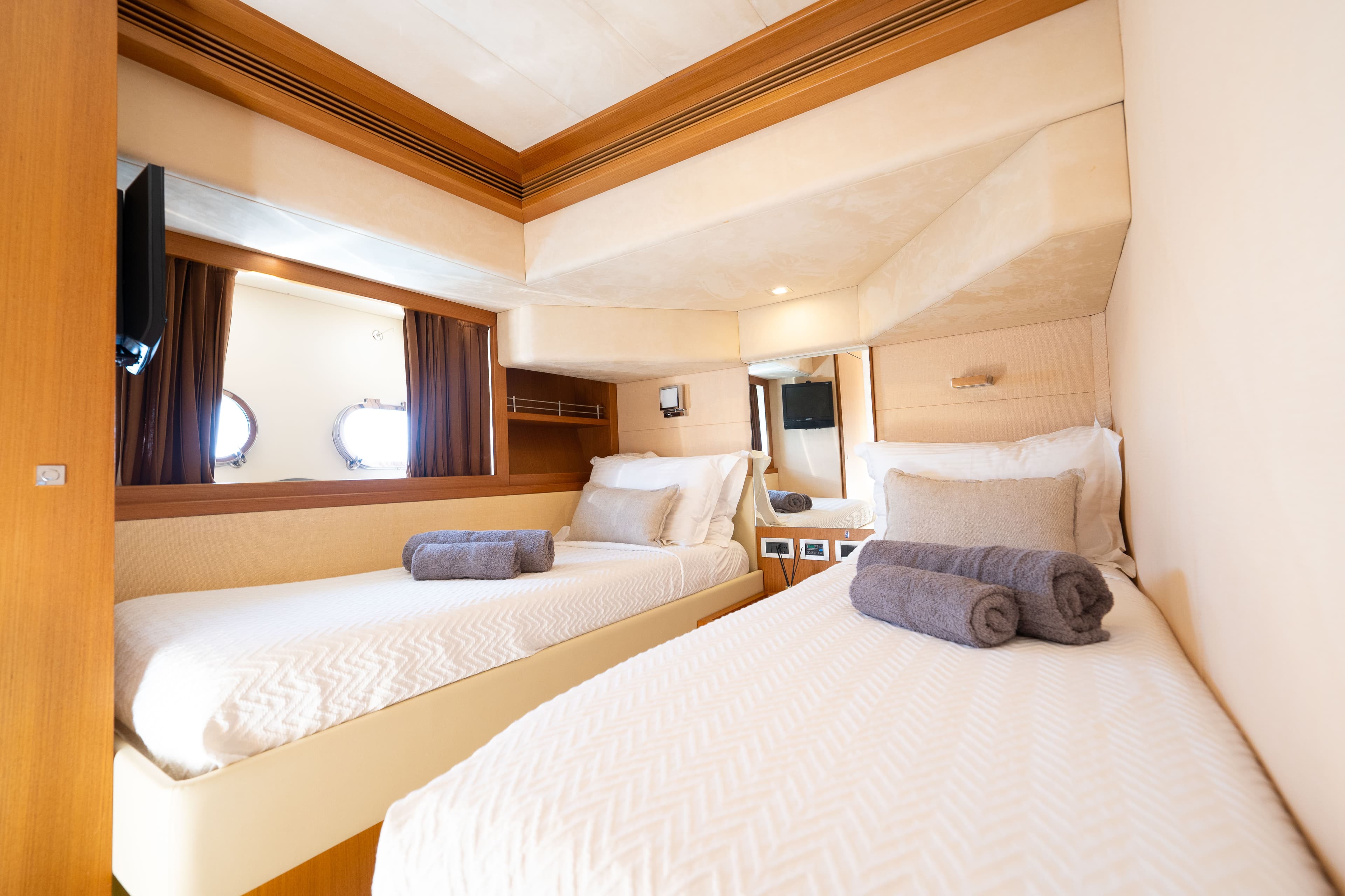 Ferretti 780 - photo 17