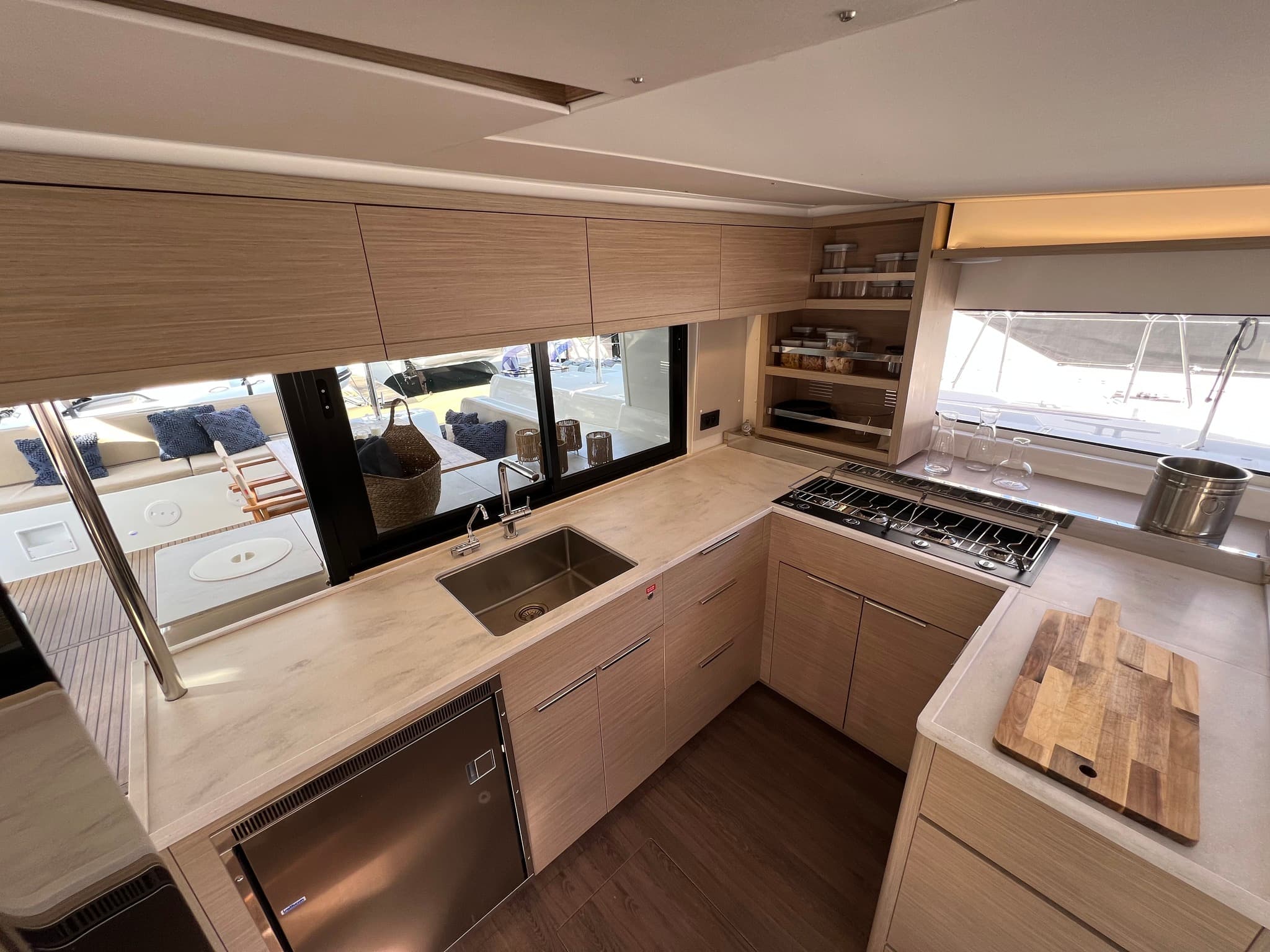 Lagoon 46  - photo 23