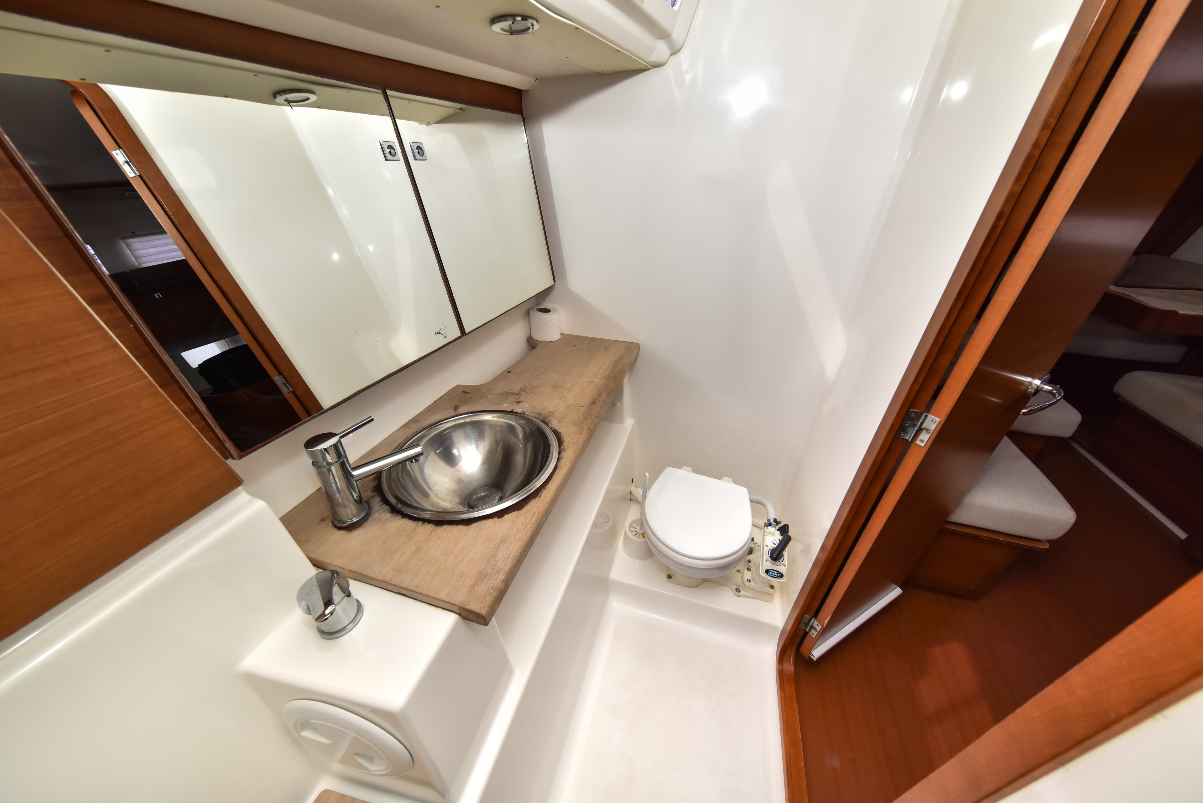 Dufour 410 Grand Large - photo 33