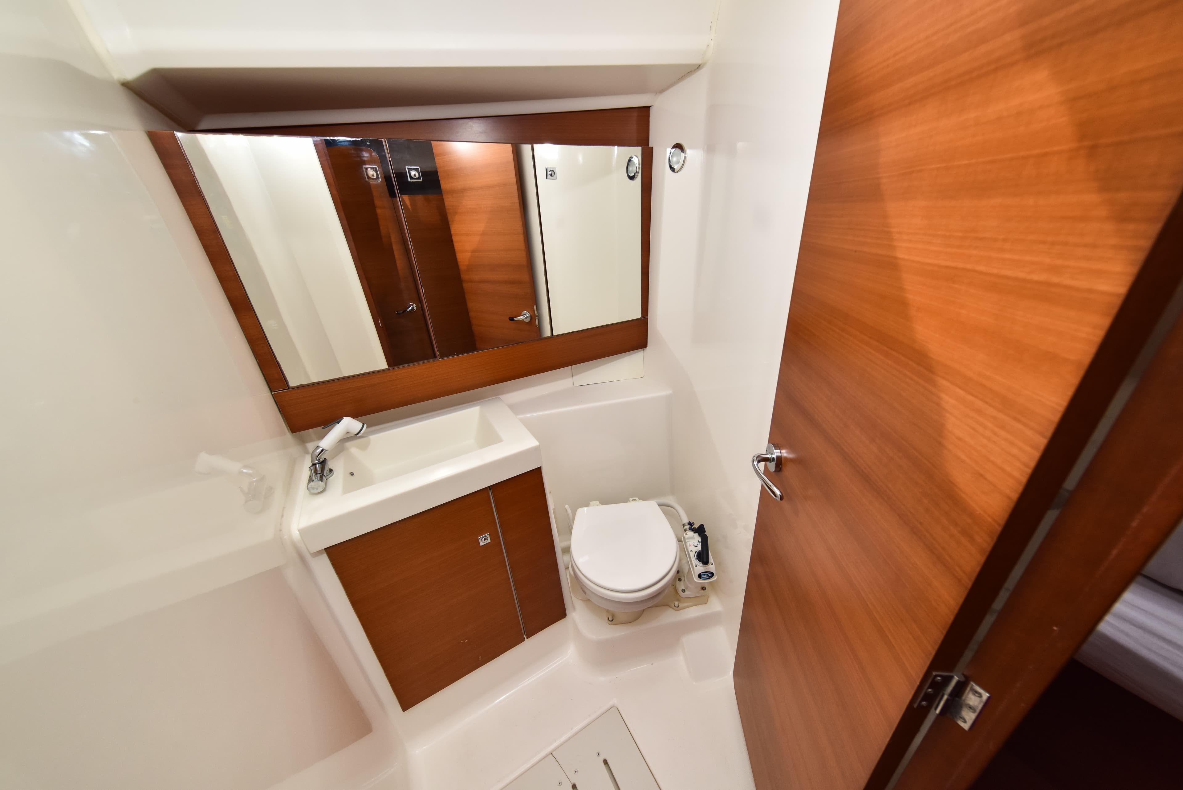 Dufour 410 Grand Large - photo 16