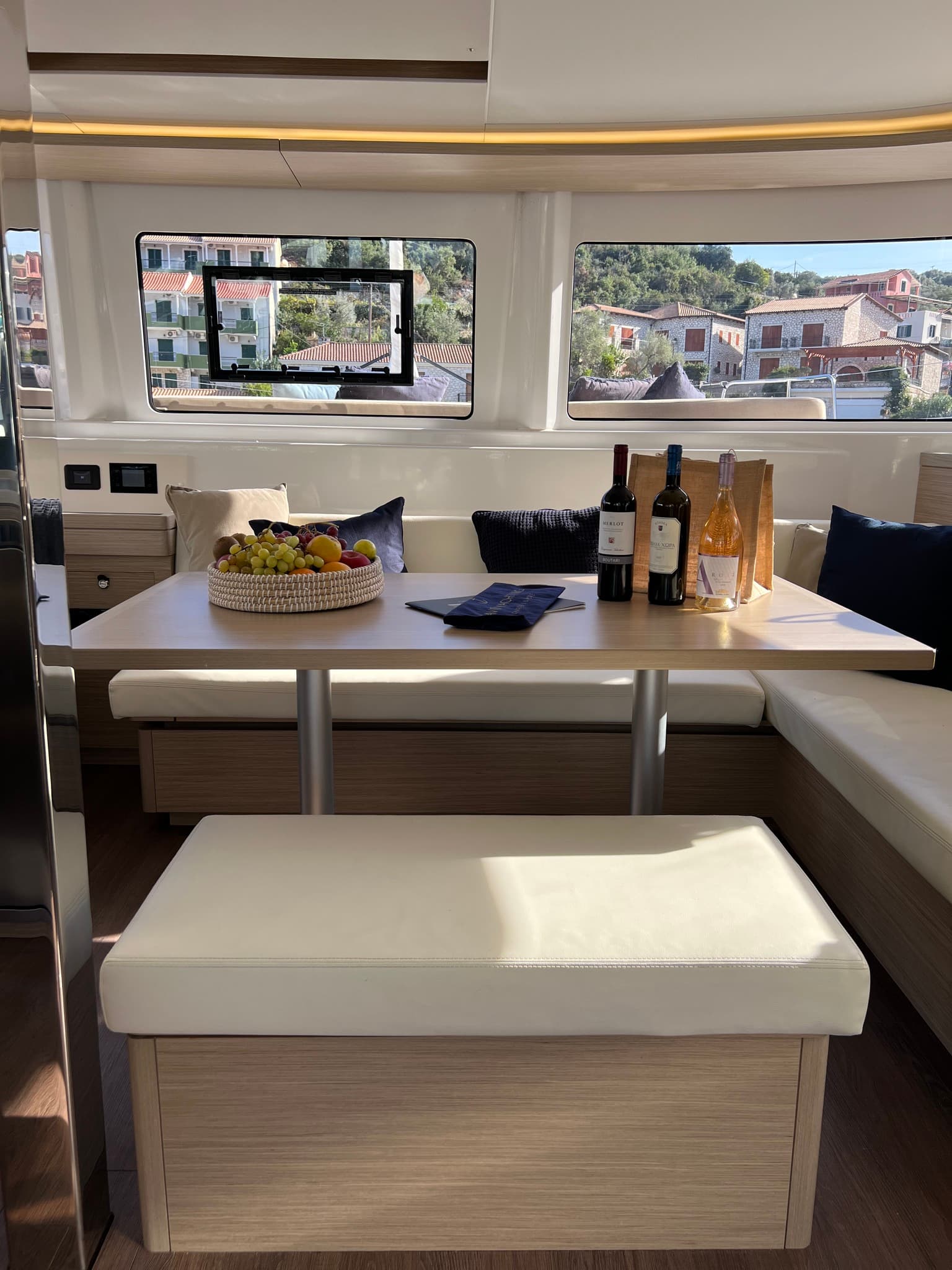 Lagoon 46  - photo 22