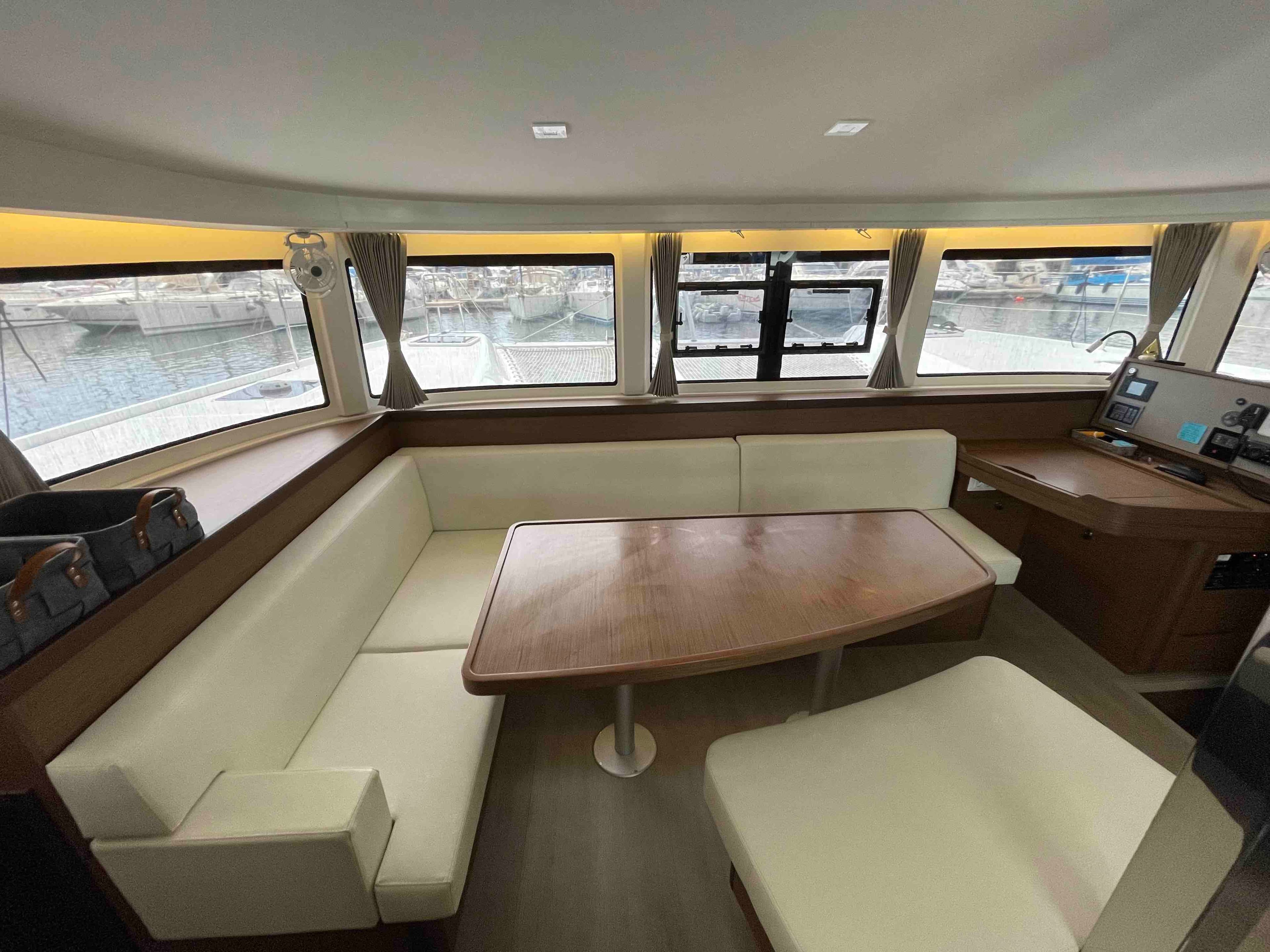 Lagoon 42 - photo 11