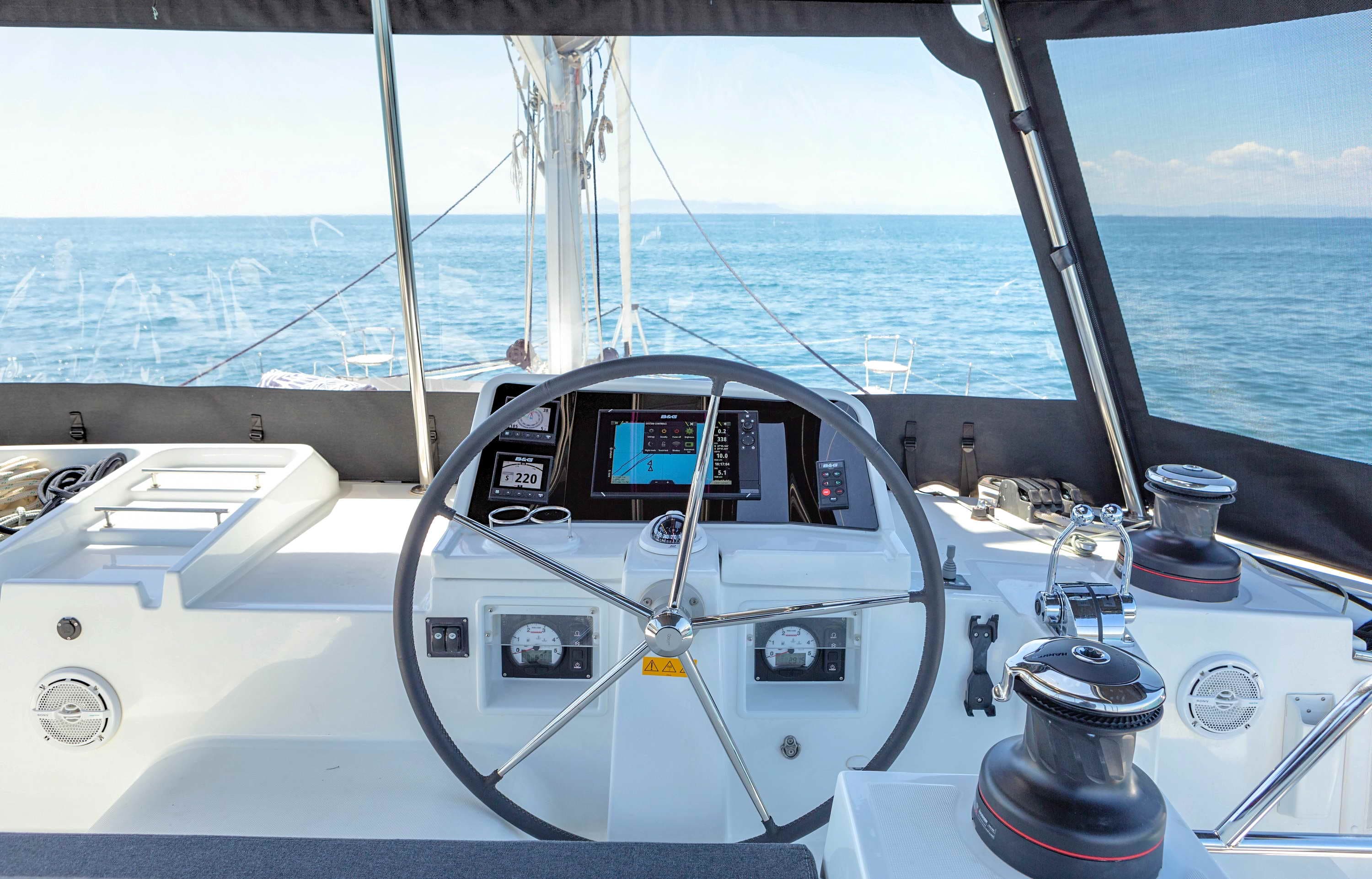 Lagoon 450 Fly - photo 9