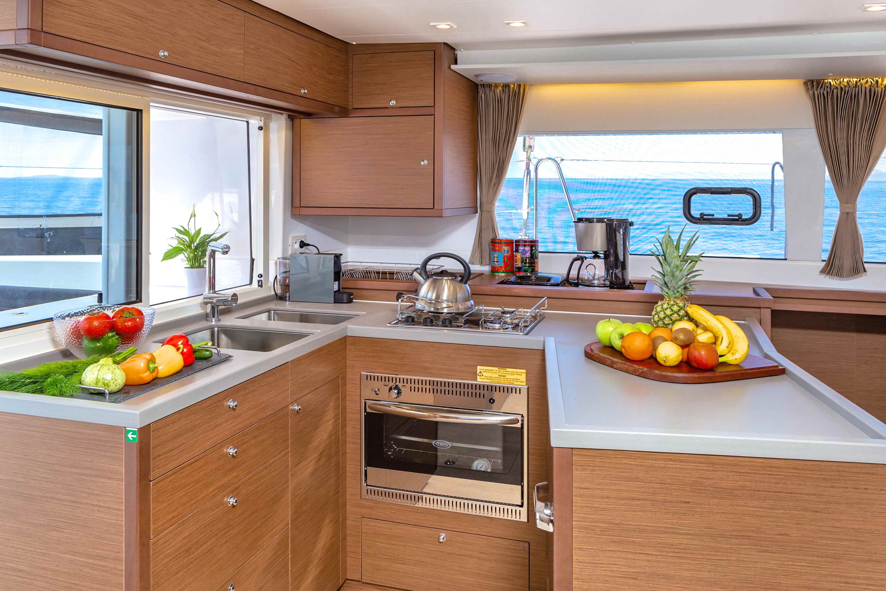 Lagoon 450 Fly - photo 10