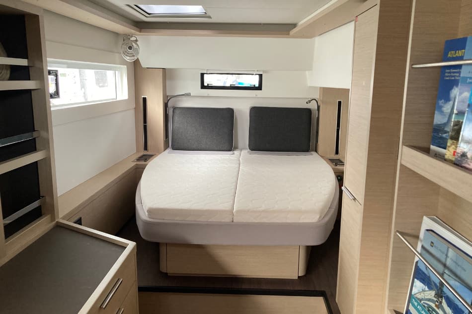 Lagoon 46  - photo 5